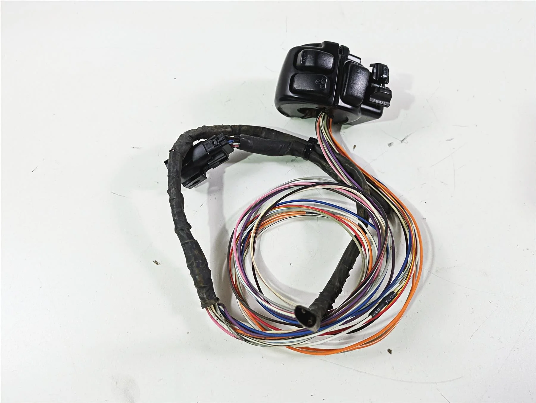2011 Harley Touring FLHTCUSE CVO E-Glide Right Hand Control Switch 71684-06A - Image 4