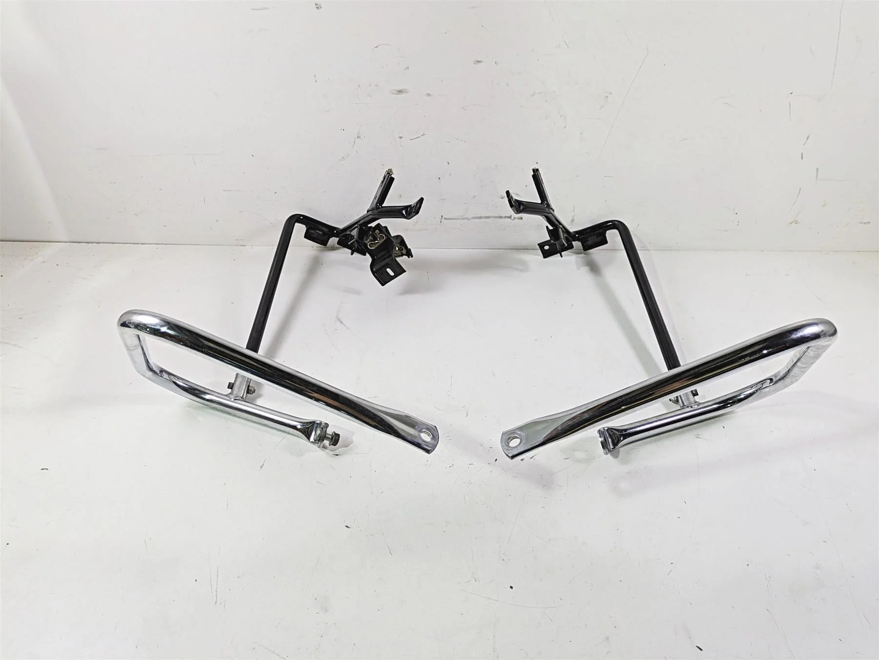 2011 Harley Touring FLHTCUSE CVO E-Glide Saddlebag Guard Rail Holders 49187-09 - Image 3