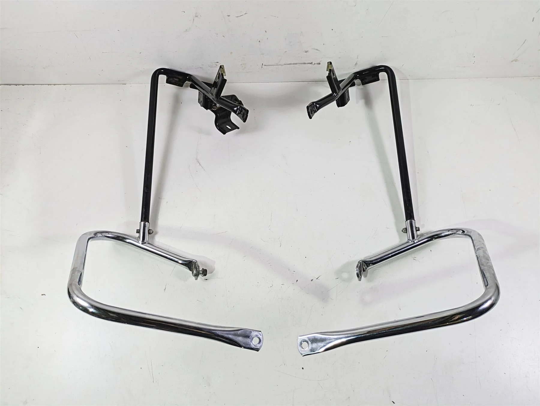 2011 Harley Touring FLHTCUSE CVO E-Glide Saddlebag Guard Rail Holders 49187-09 - Image 4