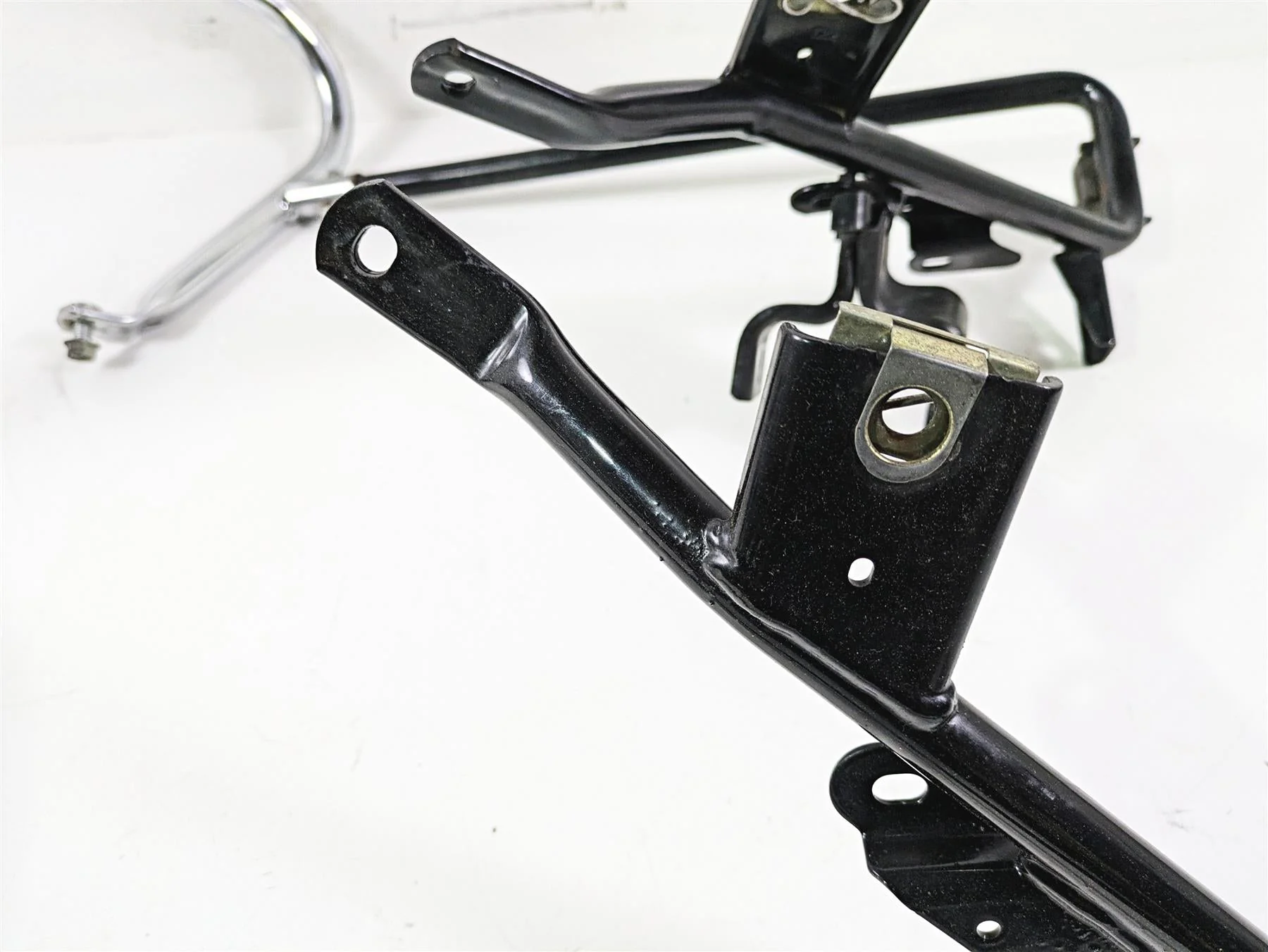2011 Harley Touring FLHTCUSE CVO E-Glide Saddlebag Guard Rail Holders 49187-09 - Image 6