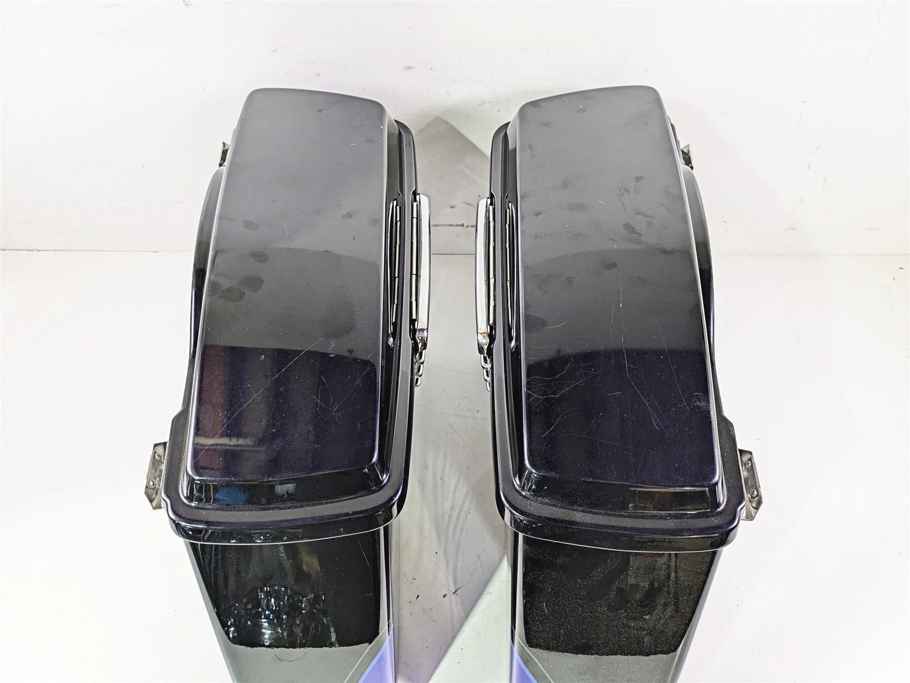 2011 Harley Touring FLHTCUSE CVO E-Glide Saddlebag Set 91171-07 L 91190-07 - Image 5