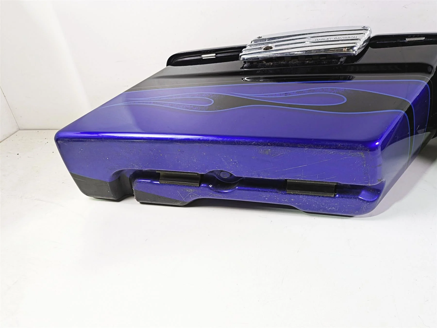2011 Harley Touring FLHTCUSE CVO E-Glide Saddlebag Set 91171-07 L 91190-07 - Image 8
