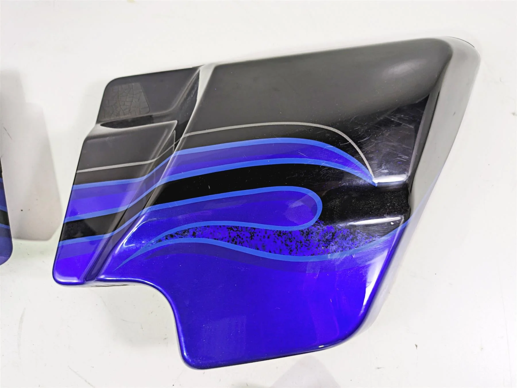 2011 Harley Touring FLHTCUSE CVO E-Glide Side Cover Twilight Blue 66048-09A - Image 5