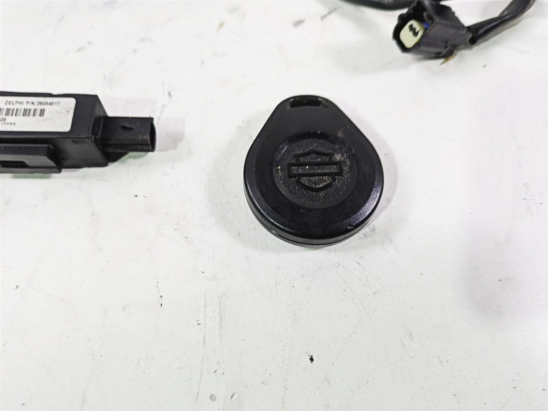 2011 Harley Touring FLHTCUSE CVO E-Glide Tssm Module Fob & Antenna 68924-07 - Image 7
