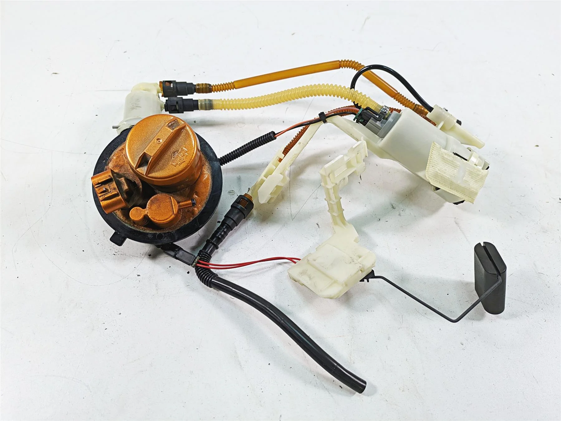 2011 Harley Touring FLTRU Road Glide Fuel Gas Petrol Pump - Painted 62908-08