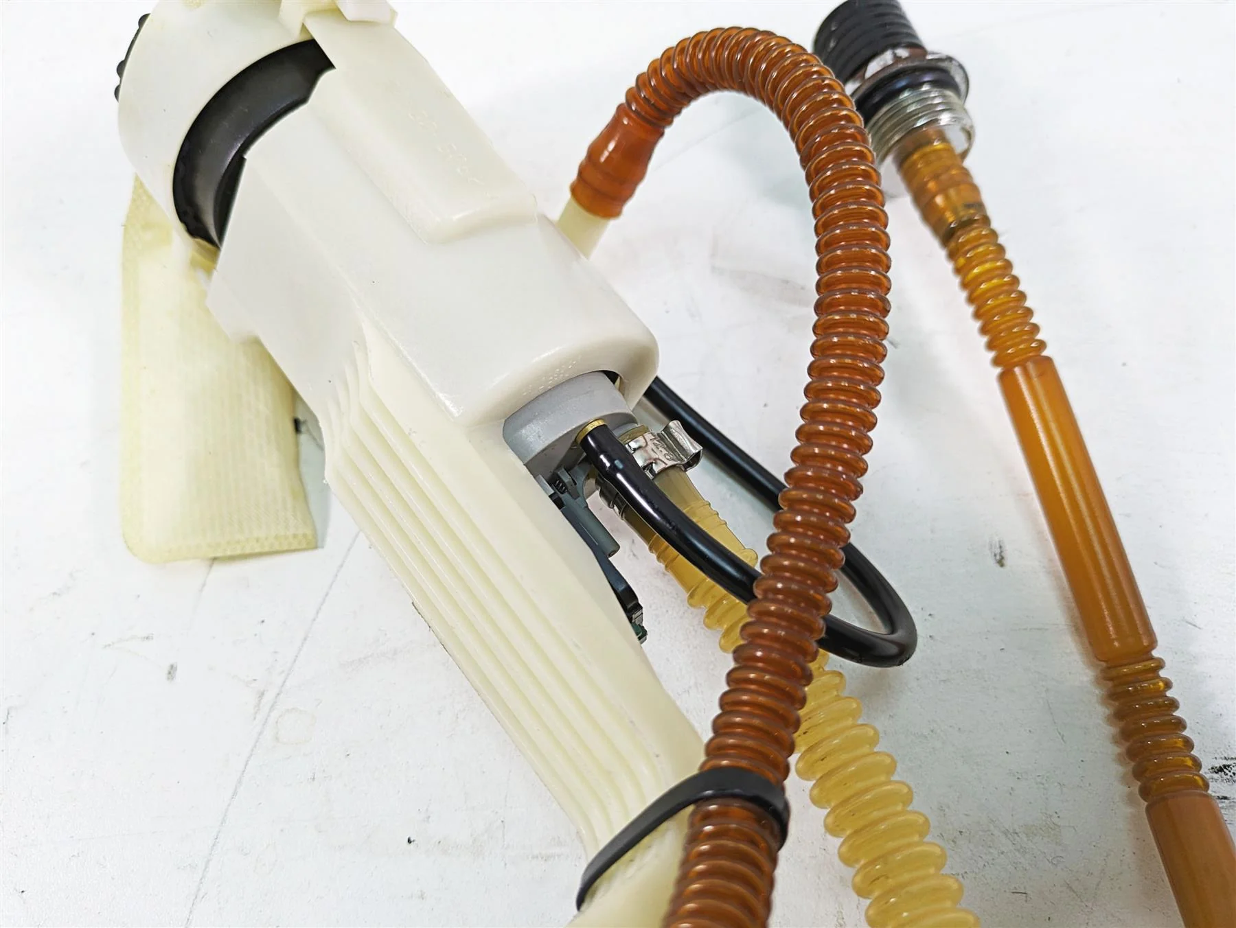 2011 Harley Touring FLTRU Road Glide Fuel Gas Petrol Pump - Painted 62908-08 - Image 3