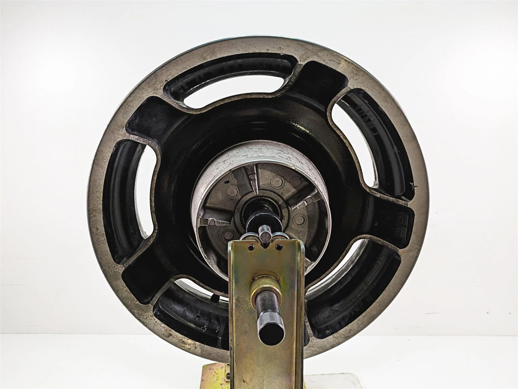 2011 Harley Touring FLTRU Road Glide Straight 16x5 Rear Wheel Rim 40900194