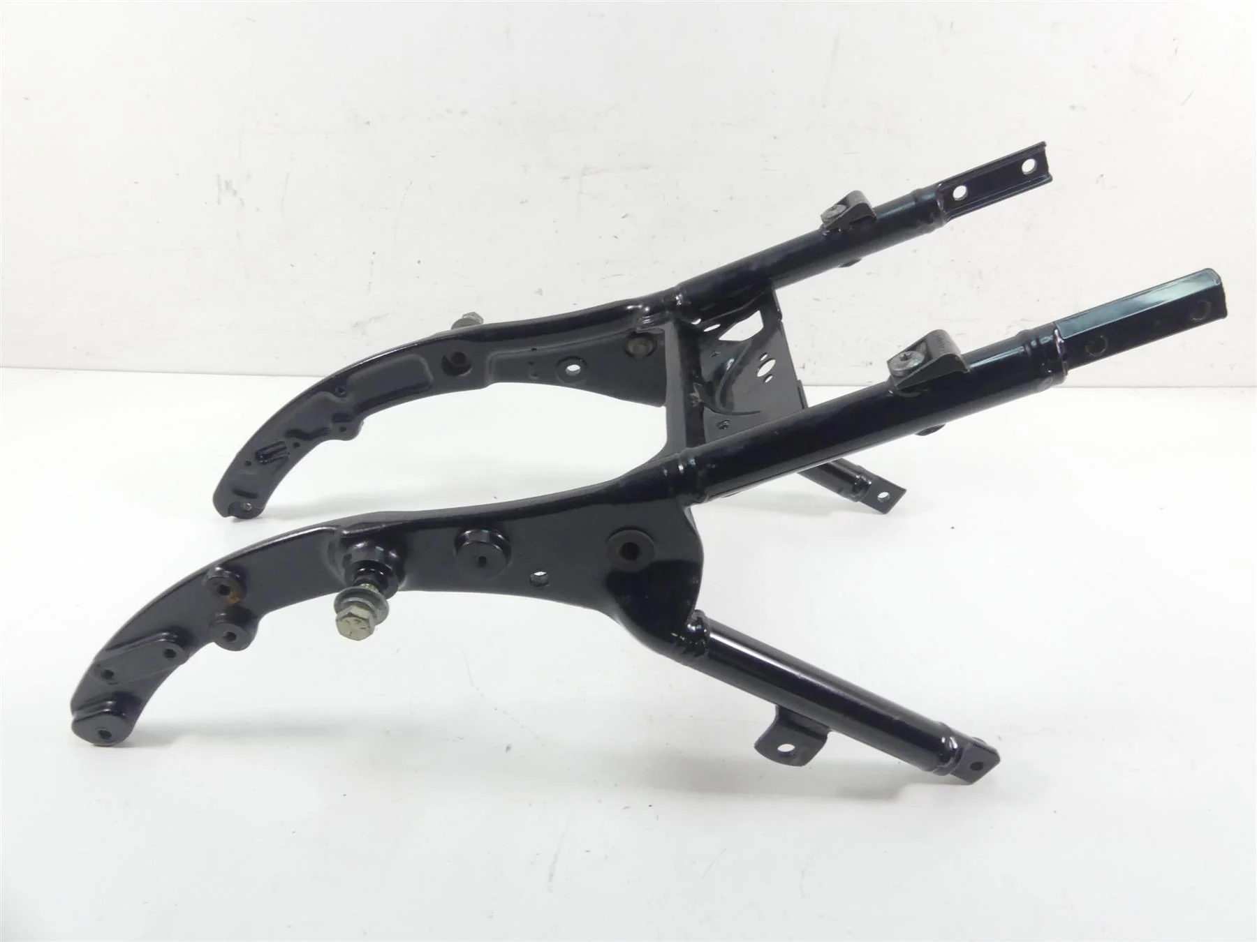 2011 Harley Touring FLTRU Road Glide Straight Subframe Sub Frame 48079-09BHP