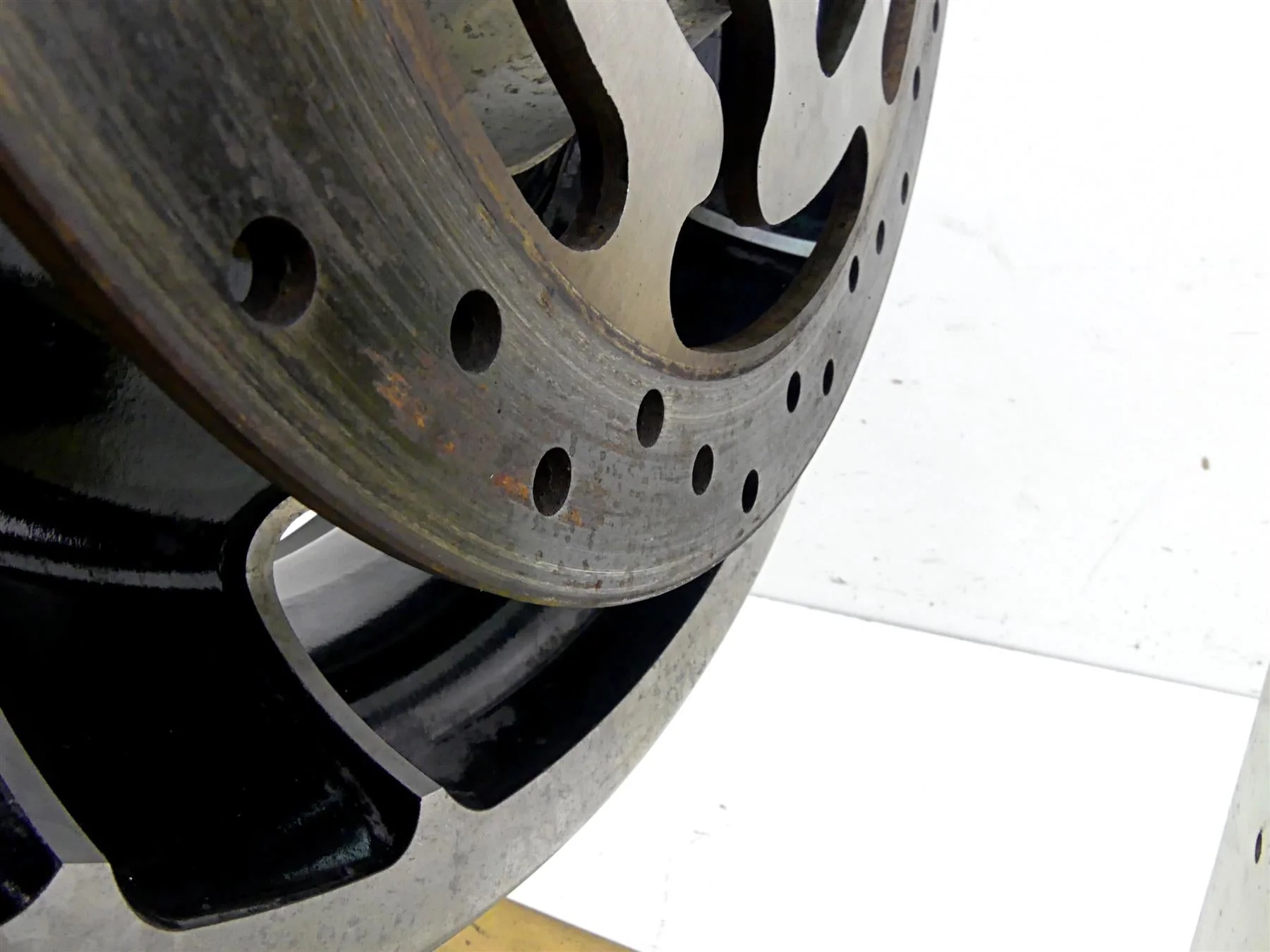 2011 Harley Touring FLTRX Road Glide 16x5 Rear Wheel Rim - Read 40900194 - Image 11