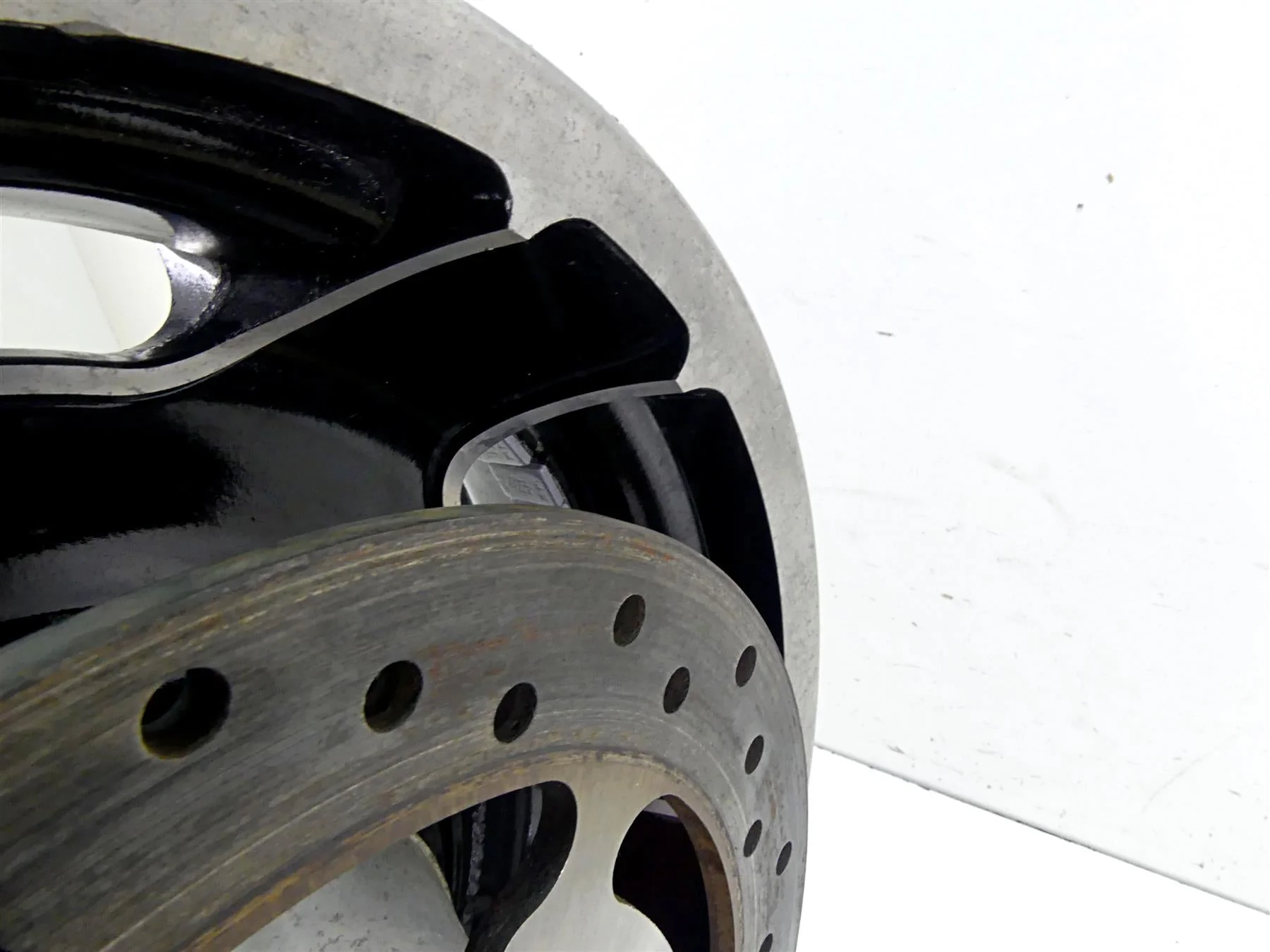 2011 Harley Touring FLTRX Road Glide 16x5 Rear Wheel Rim - Read 40900194 - Image 12