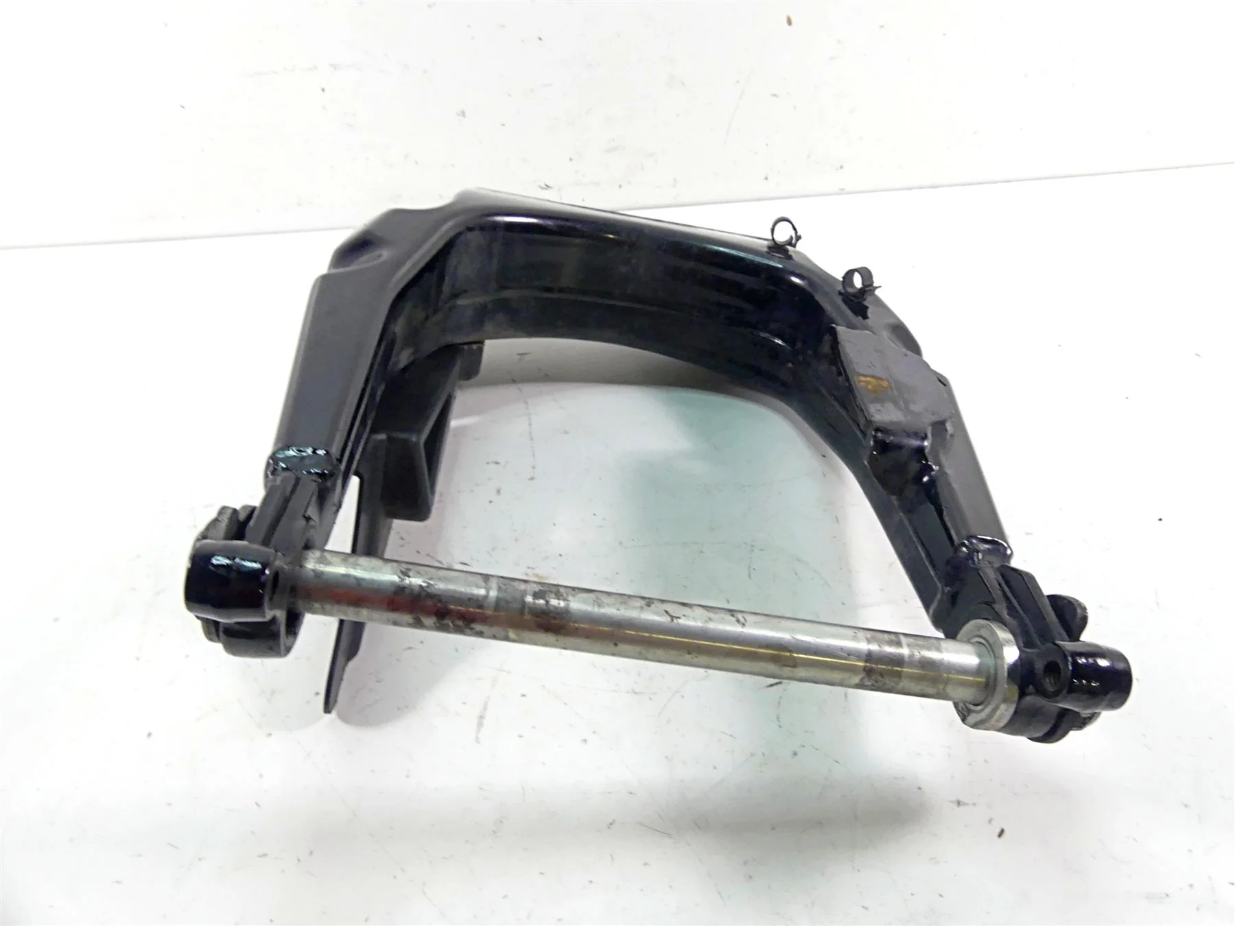 2011 Harley Touring FLTRX Road Glide Rear Swingarm Swing Arm Axle 47549-09A - Image 2