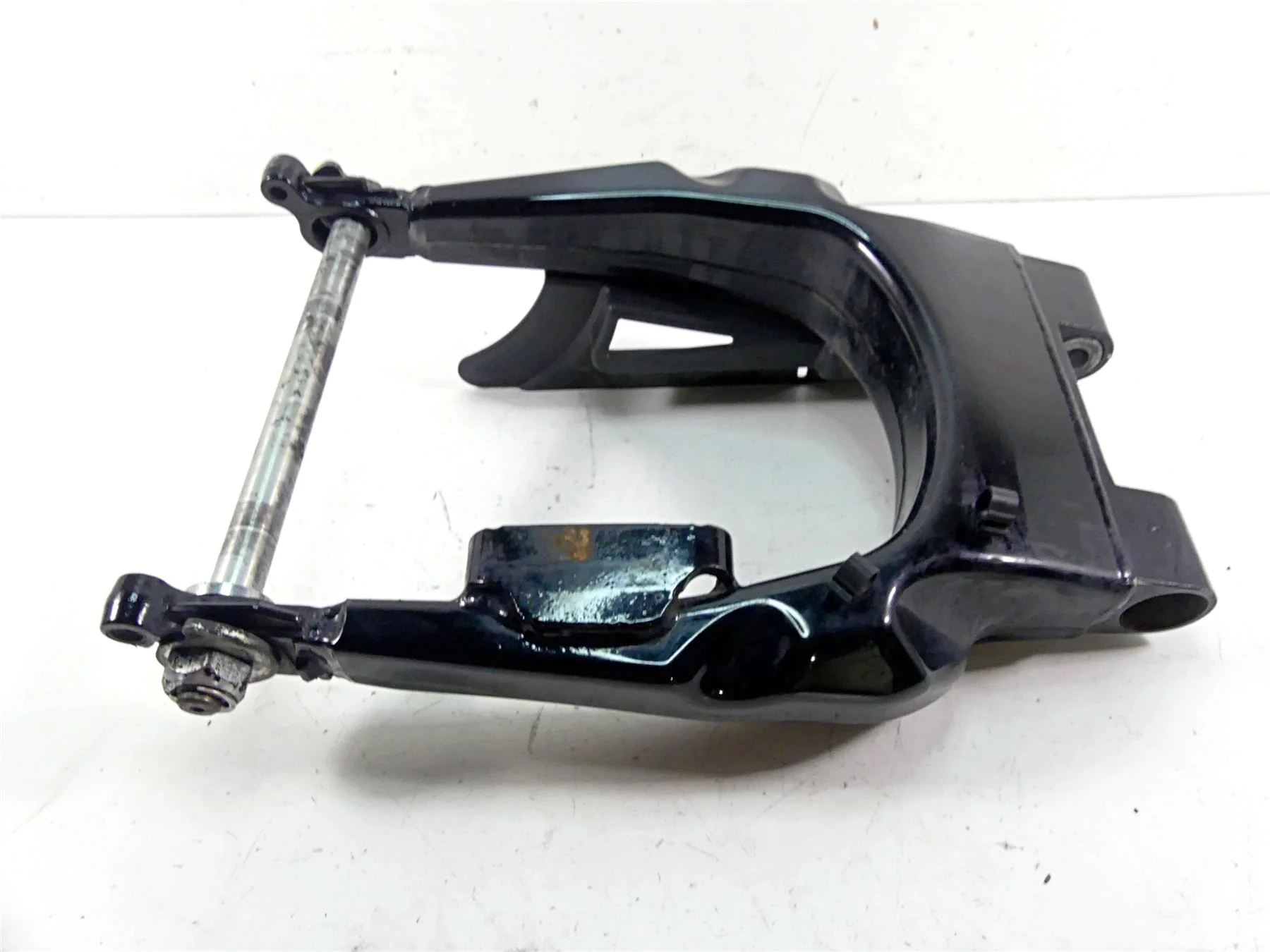 2011 Harley Touring FLTRX Road Glide Rear Swingarm Swing Arm Axle 47549-09A - Image 3