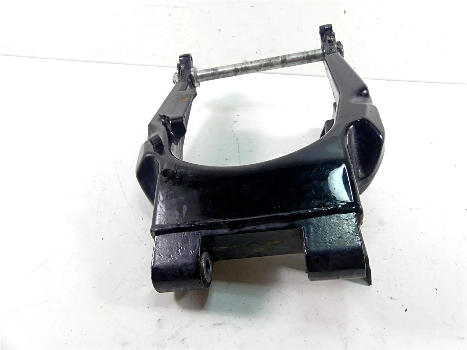 2011 Harley Touring FLTRX Road Glide Rear Swingarm Swing Arm Axle 47549-09A - Image 4