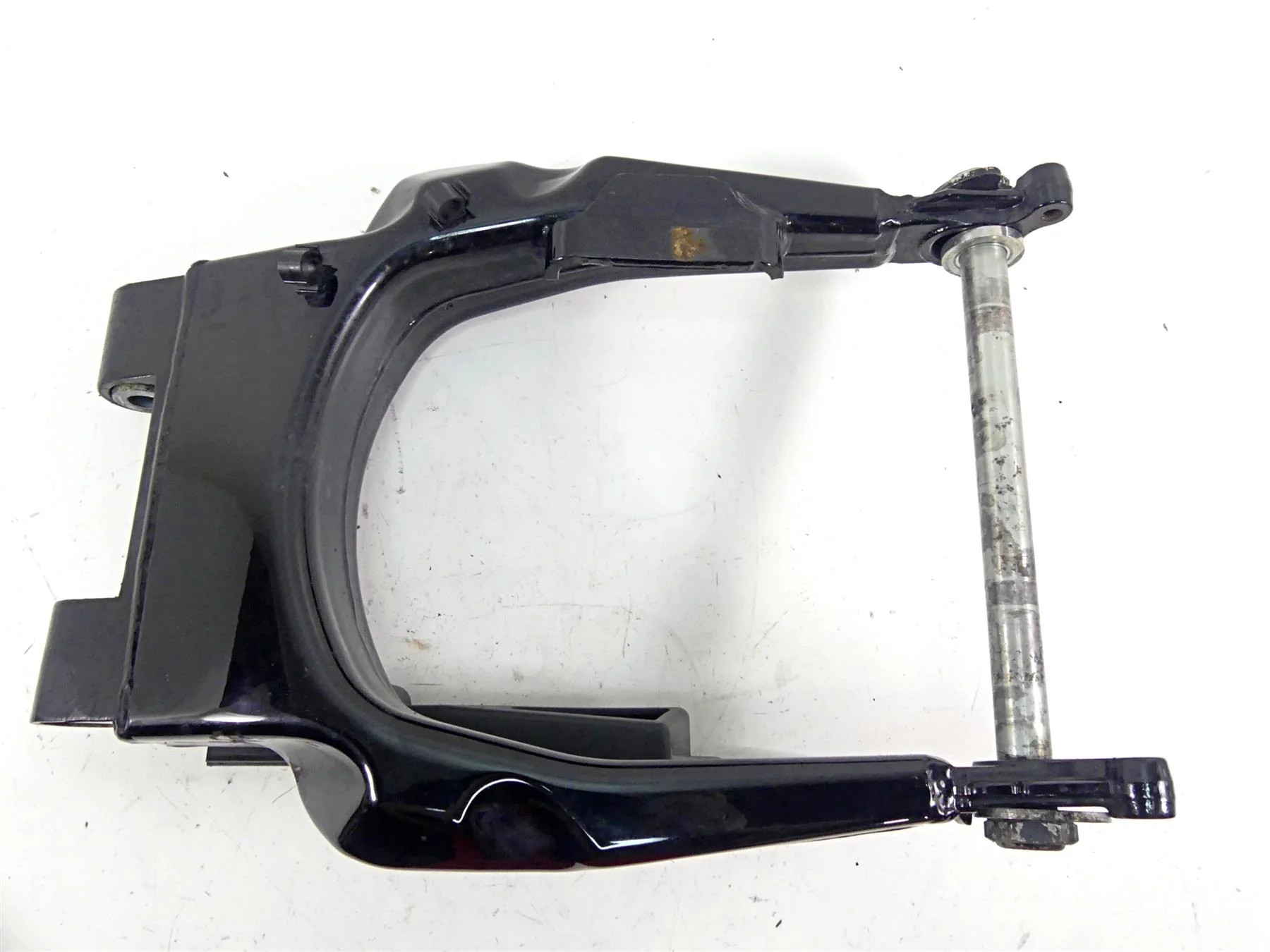 2011 Harley Touring FLTRX Road Glide Rear Swingarm Swing Arm Axle 47549-09A - Image 5