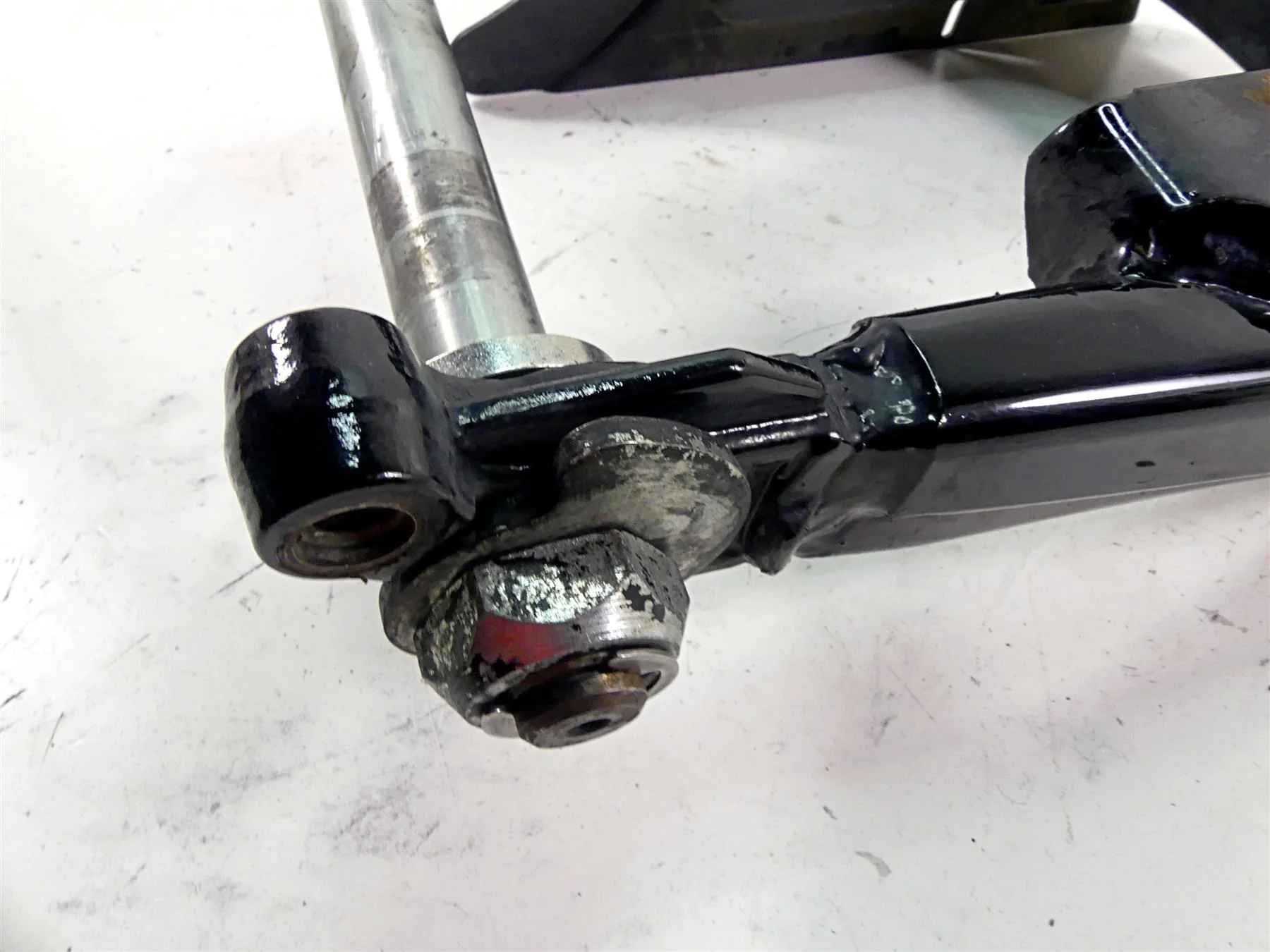 2011 Harley Touring FLTRX Road Glide Rear Swingarm Swing Arm Axle 47549-09A - Image 9