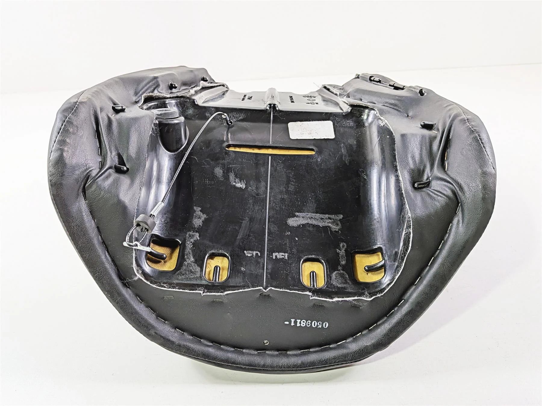 2011 Harley VRSCDX Night Rod Front Rider Driver Seat Saddle - Read 51547-07 - Image 11