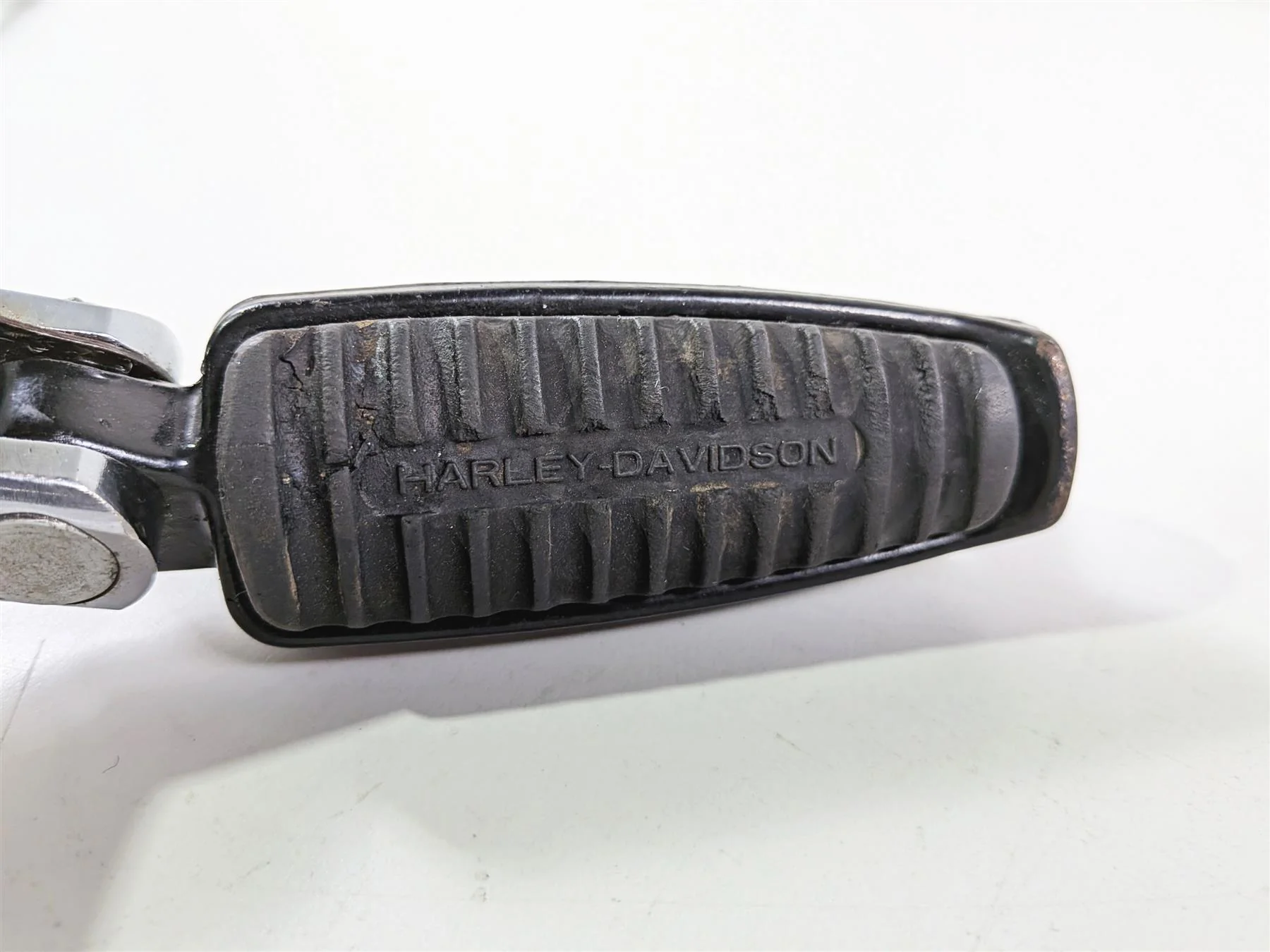 2011 Harley VRSCDX Night Rod Left Front Footpeg & Shifter Parts 33757-01A - Image 9