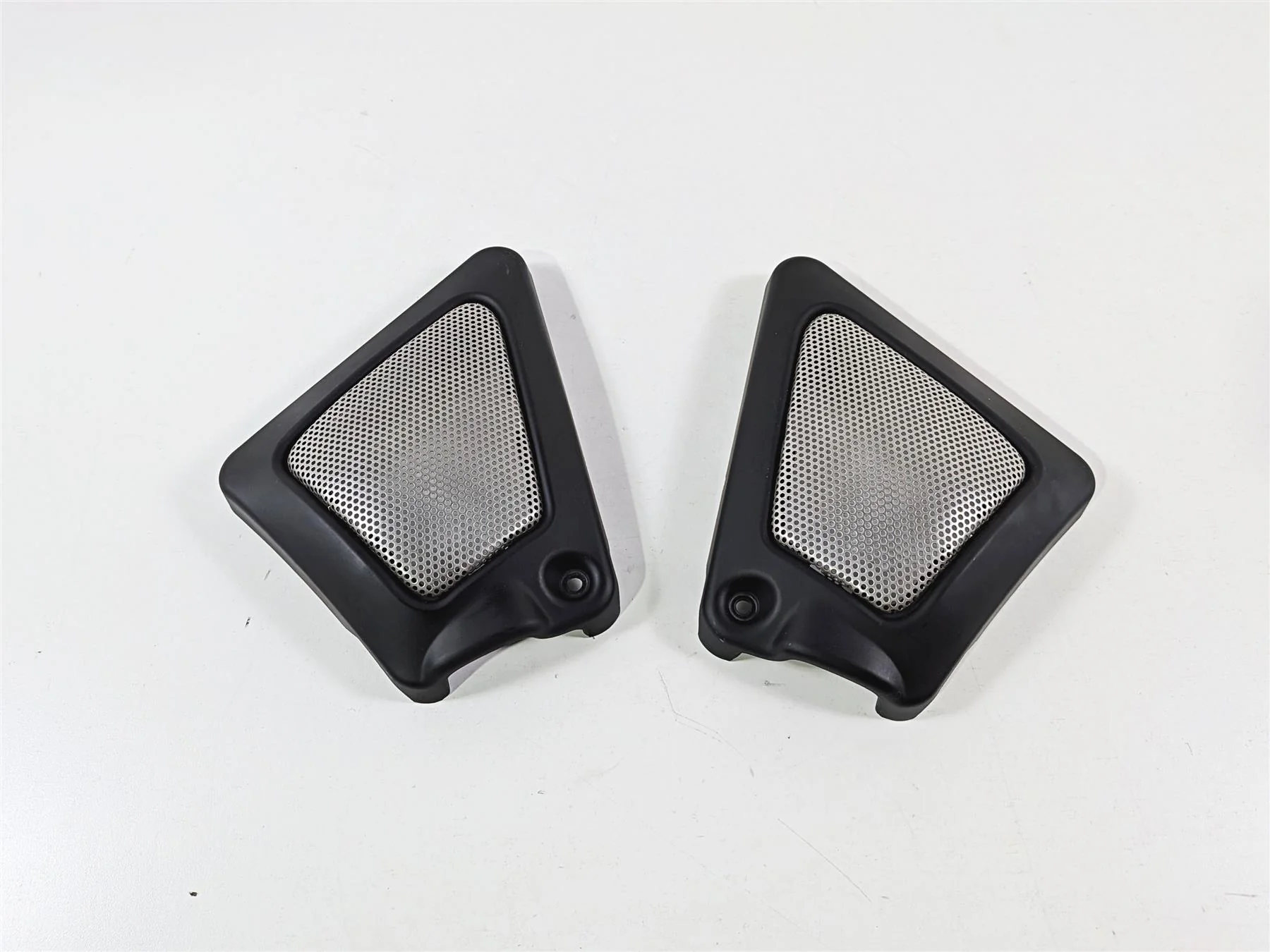 2011 Harley VRSCDX Night Rod Neck Cover Fairing Set 66297-07 66298-07
