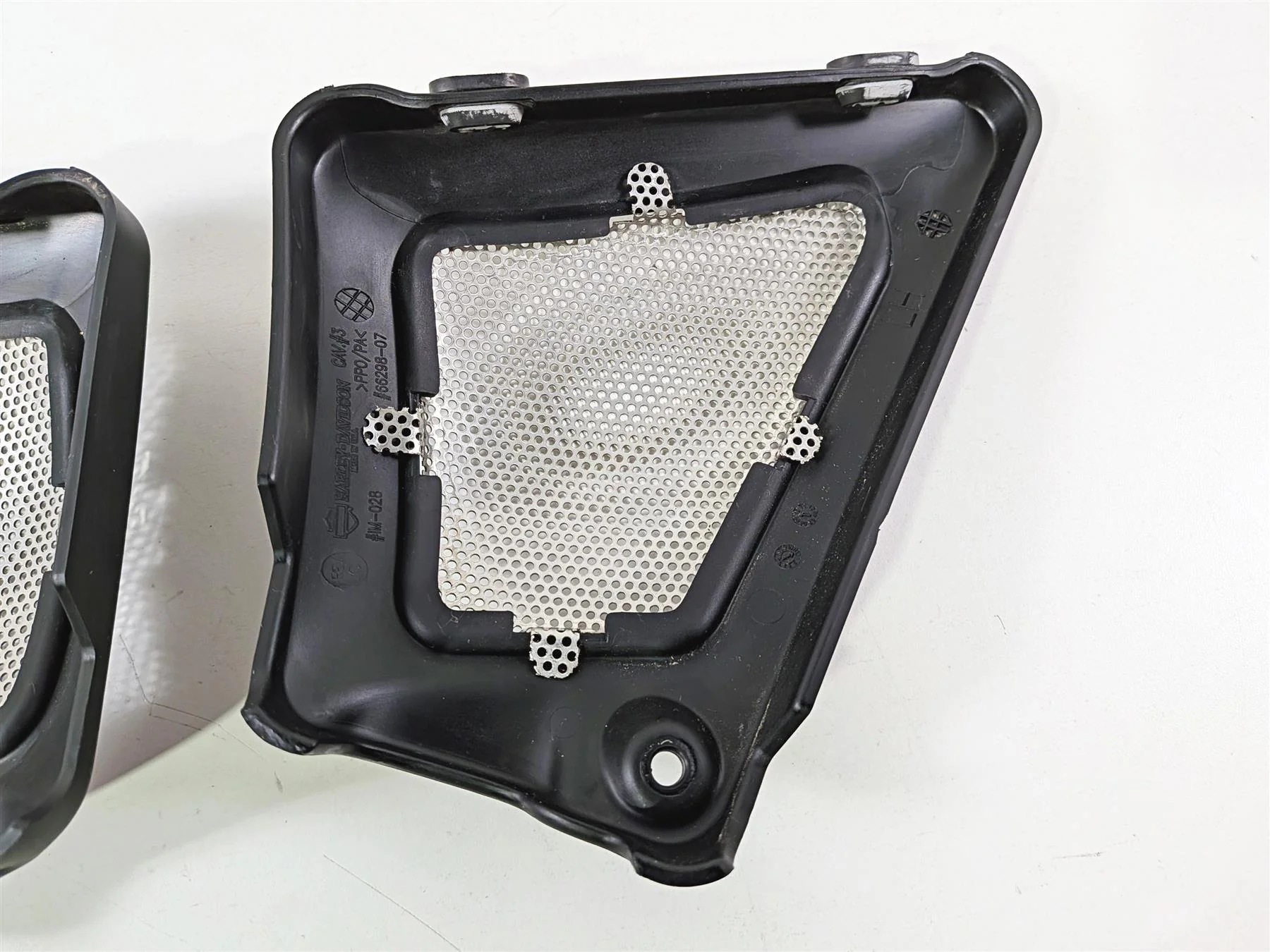 2011 Harley VRSCDX Night Rod Neck Cover Fairing Set 66297-07 66298-07 - Image 8