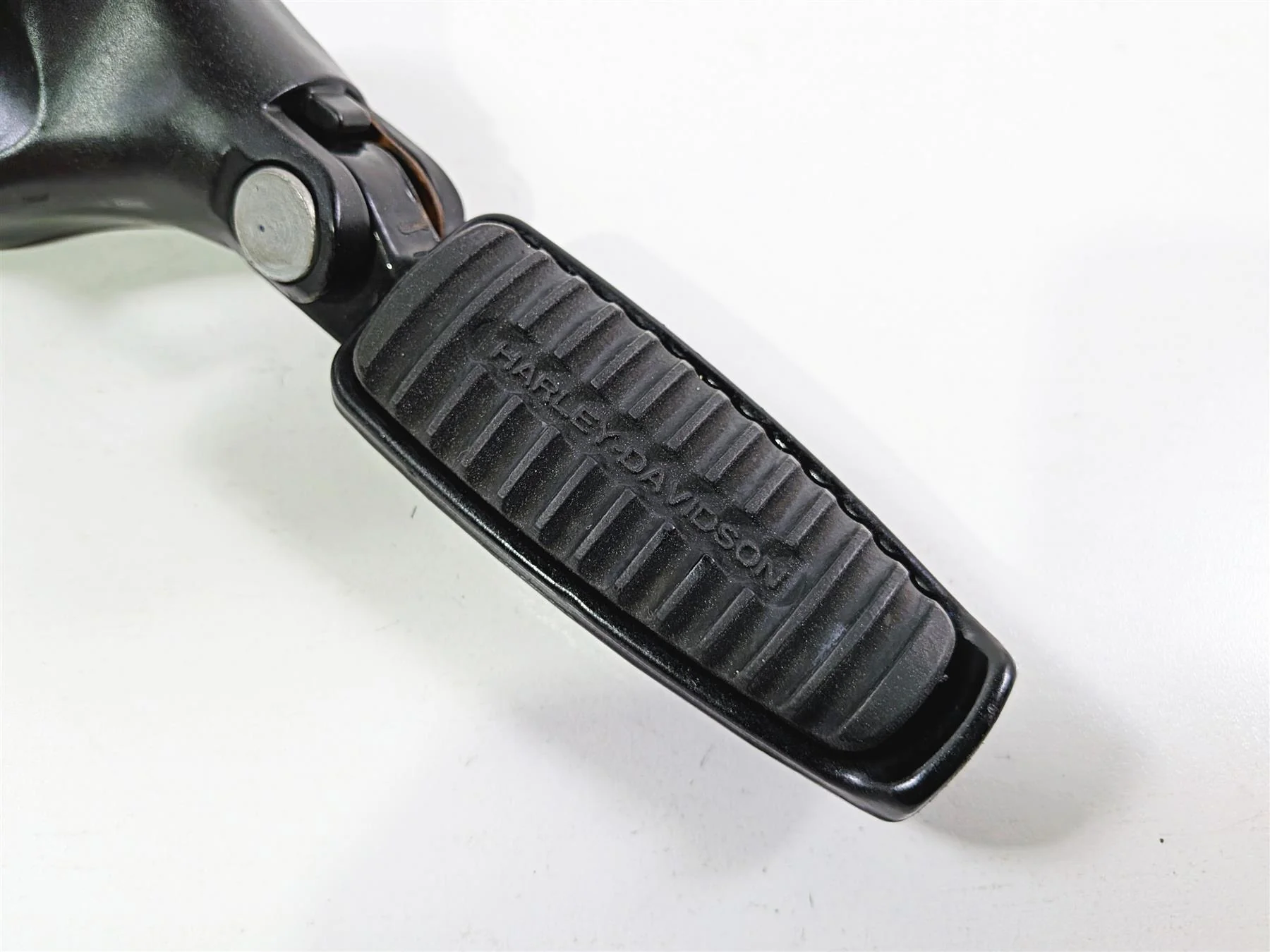 2011 Harley VRSCDX Night Rod Rear Left Passenger Foot Peg & Mount 51723-07 - Image 8