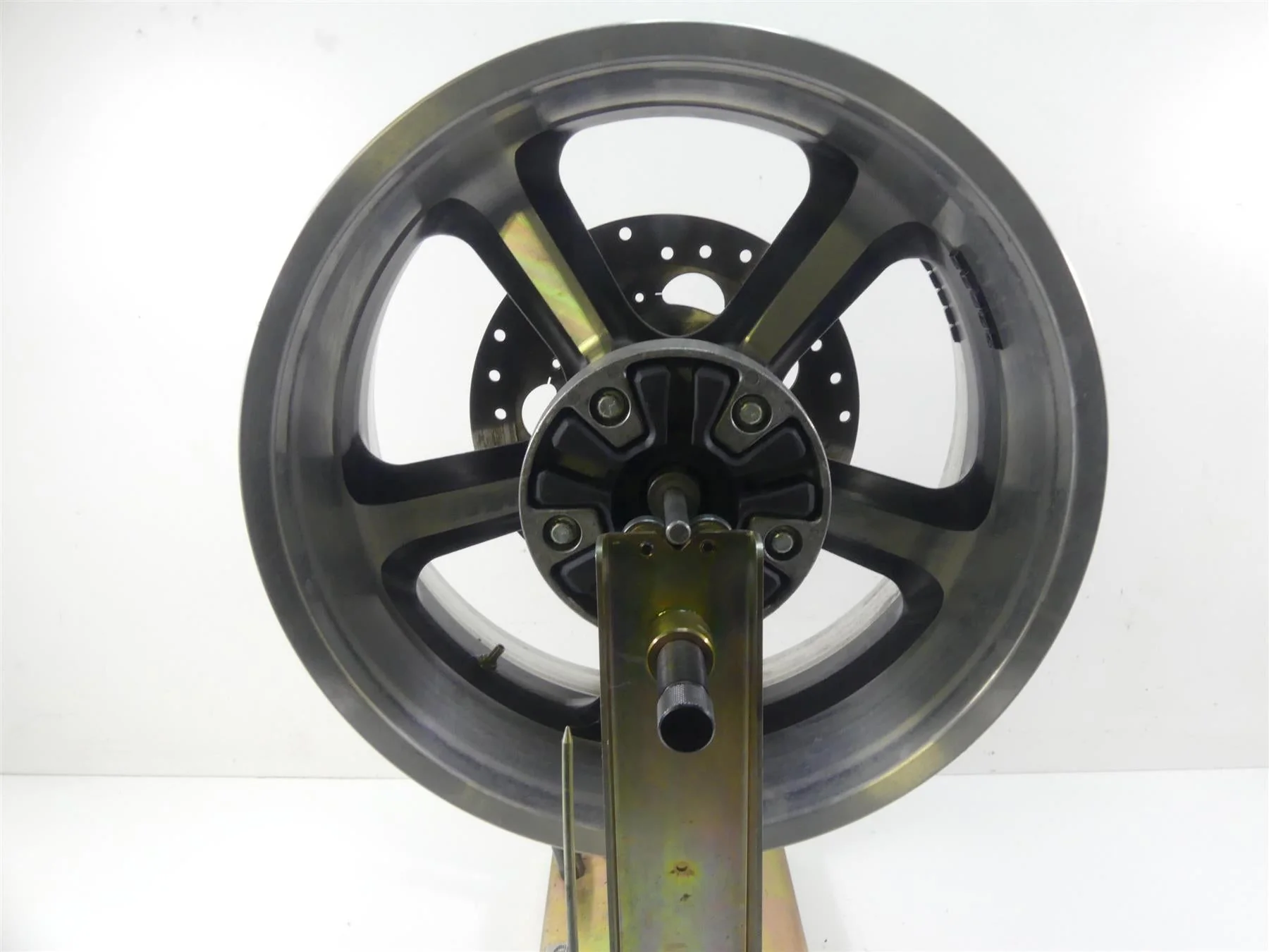 2011 Harley VRSCF Muscle Rod Straight 18x8 Rear Wheel Rim 40900169