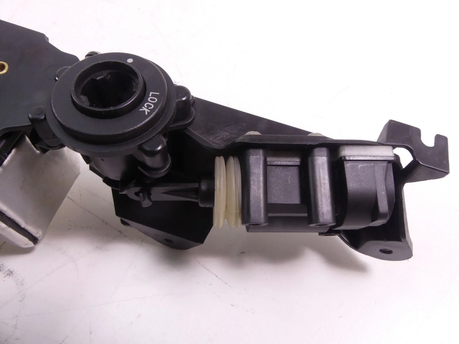 2012 BMW K1600GTL K48 Left Storage Compartment & Actuator 46637726537 - Image 6