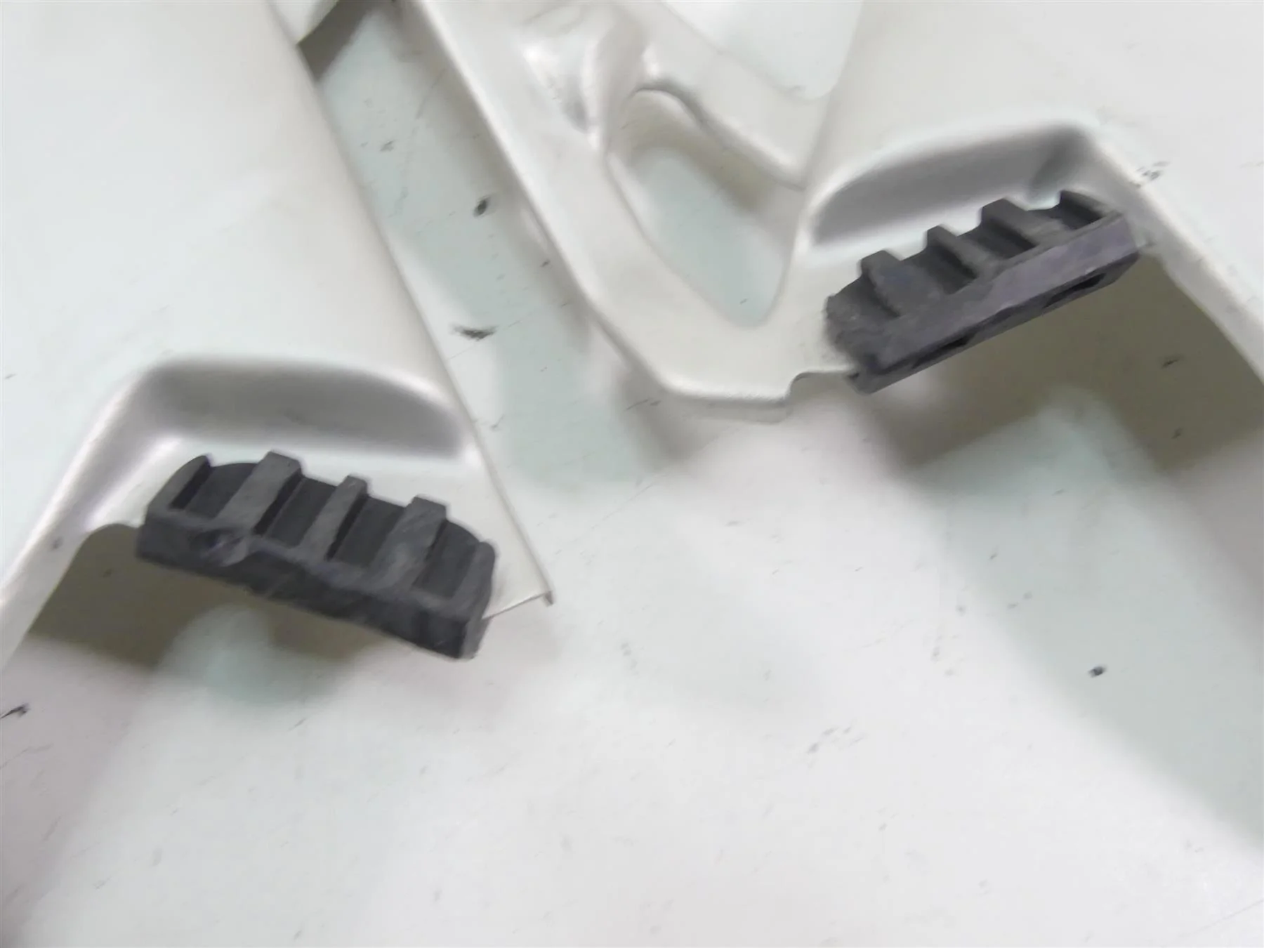 2012 BMW R1200 GS K255 Adventure Between Leg Side Cover Fairing Set 46637677515 - Image 10