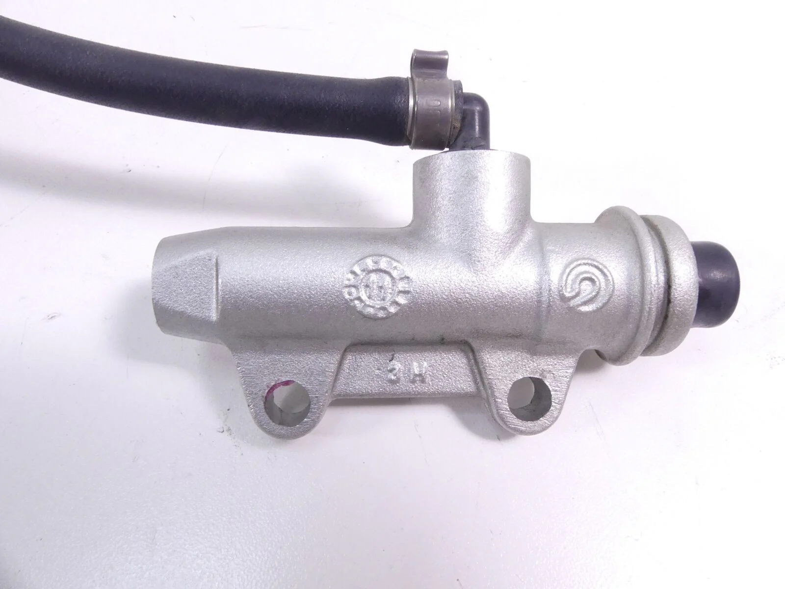 2012 BMW R1200GS K25 Rear Brake Master Cylinder 14mm 34317699574 - Image 3