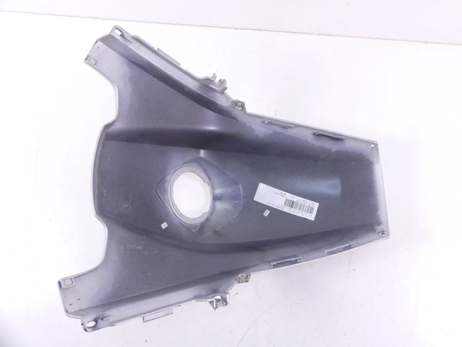 2012 BMW R1200GS K25 Tank Center Cover Fairing -Titansilber 46637693425 - Image 5