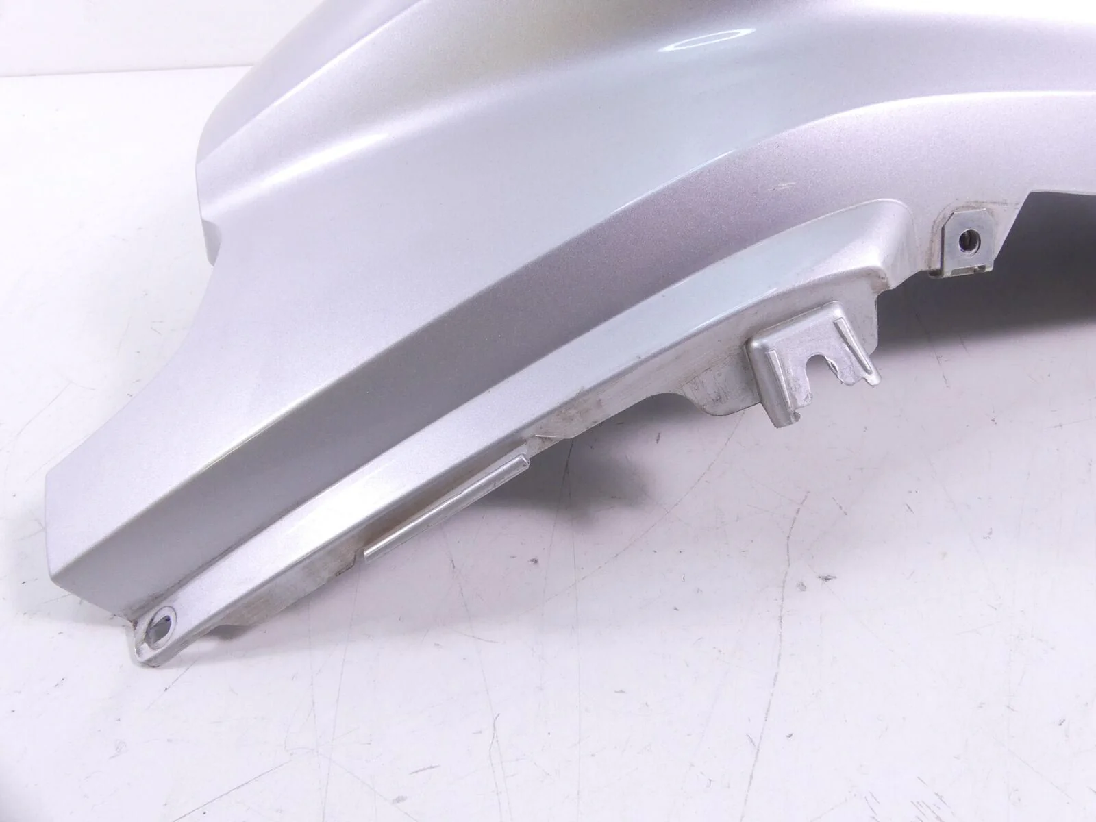 2012 BMW R1200GS K25 Tank Center Cover Fairing -Titansilber 46637693425 - Image 6