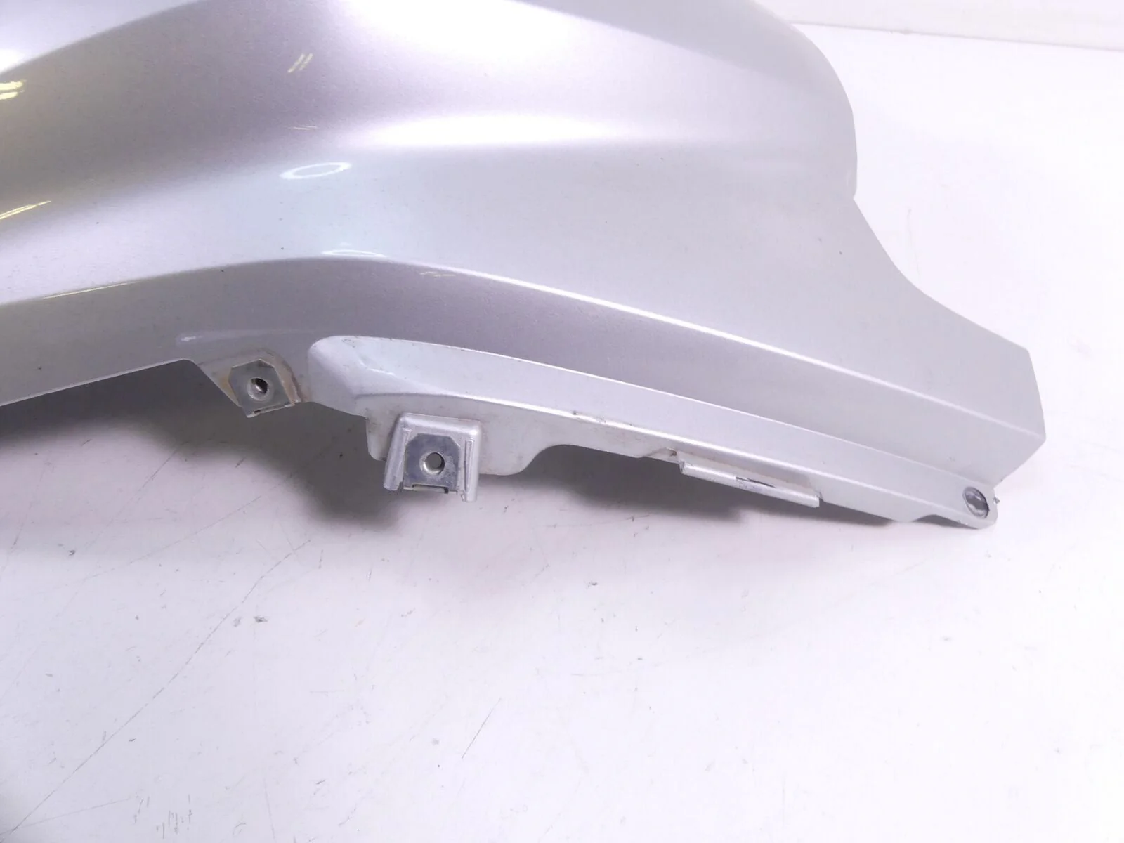 2012 BMW R1200GS K25 Tank Center Cover Fairing -Titansilber 46637693425 - Image 7