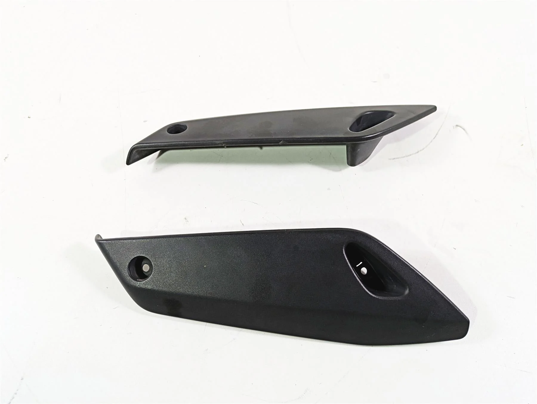 2012 BMW R1200R K27 Front Fender Wind Deflector Side Covers 46618520048 - Image 2