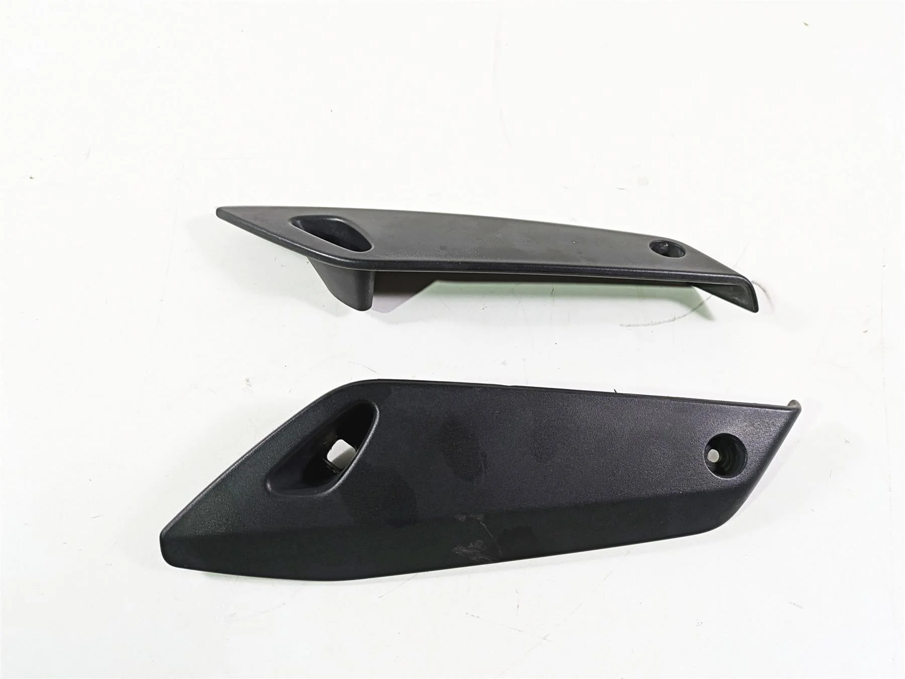 2012 BMW R1200R K27 Front Fender Wind Deflector Side Covers 46618520048 - Image 4