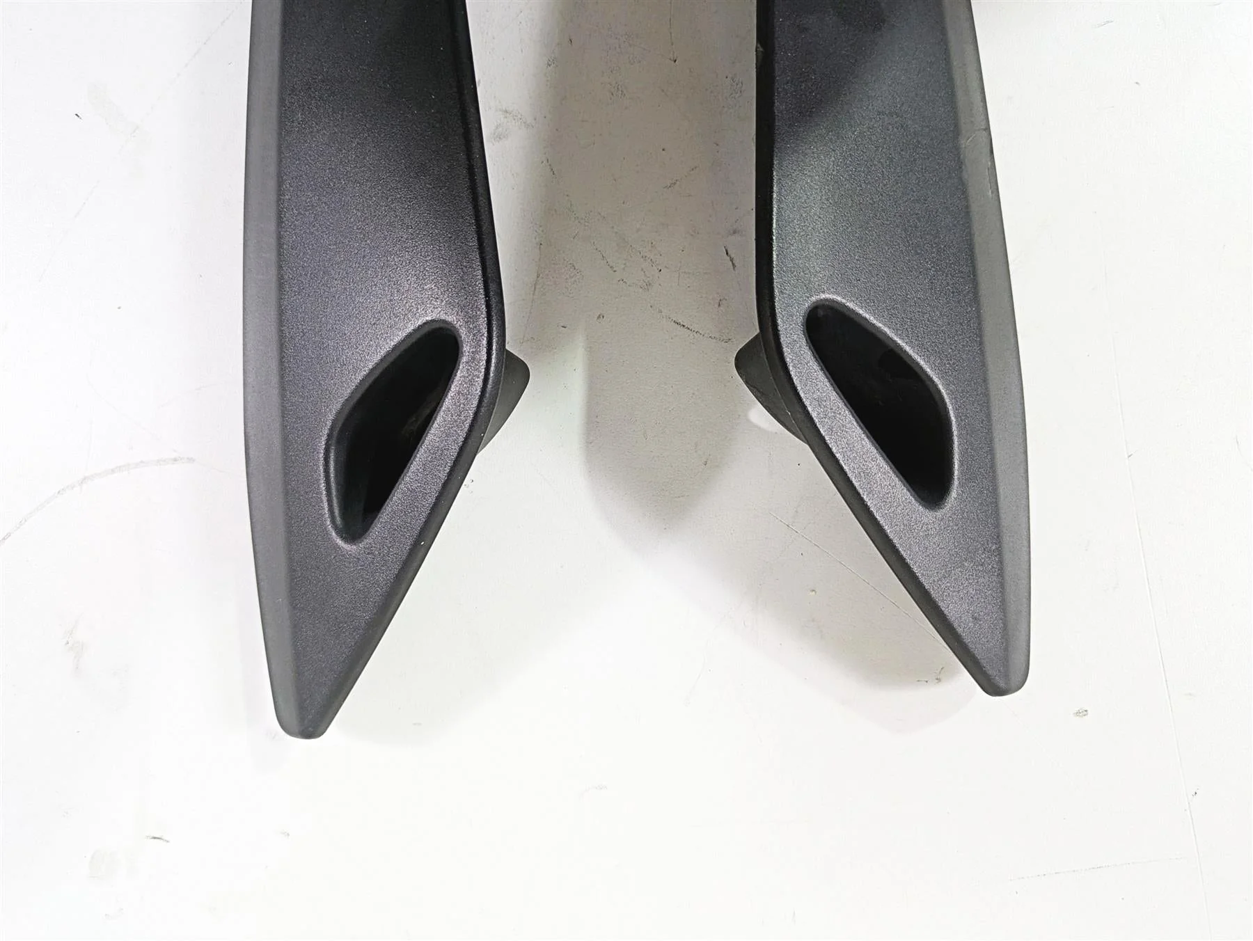 2012 BMW R1200R K27 Front Fender Wind Deflector Side Covers 46618520048 - Image 8