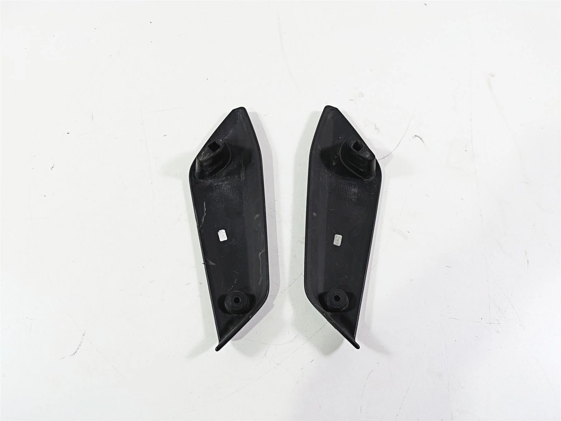 2012 BMW R1200R K27 Front Fender Wind Deflector Side Covers 46618520048 - Image 9
