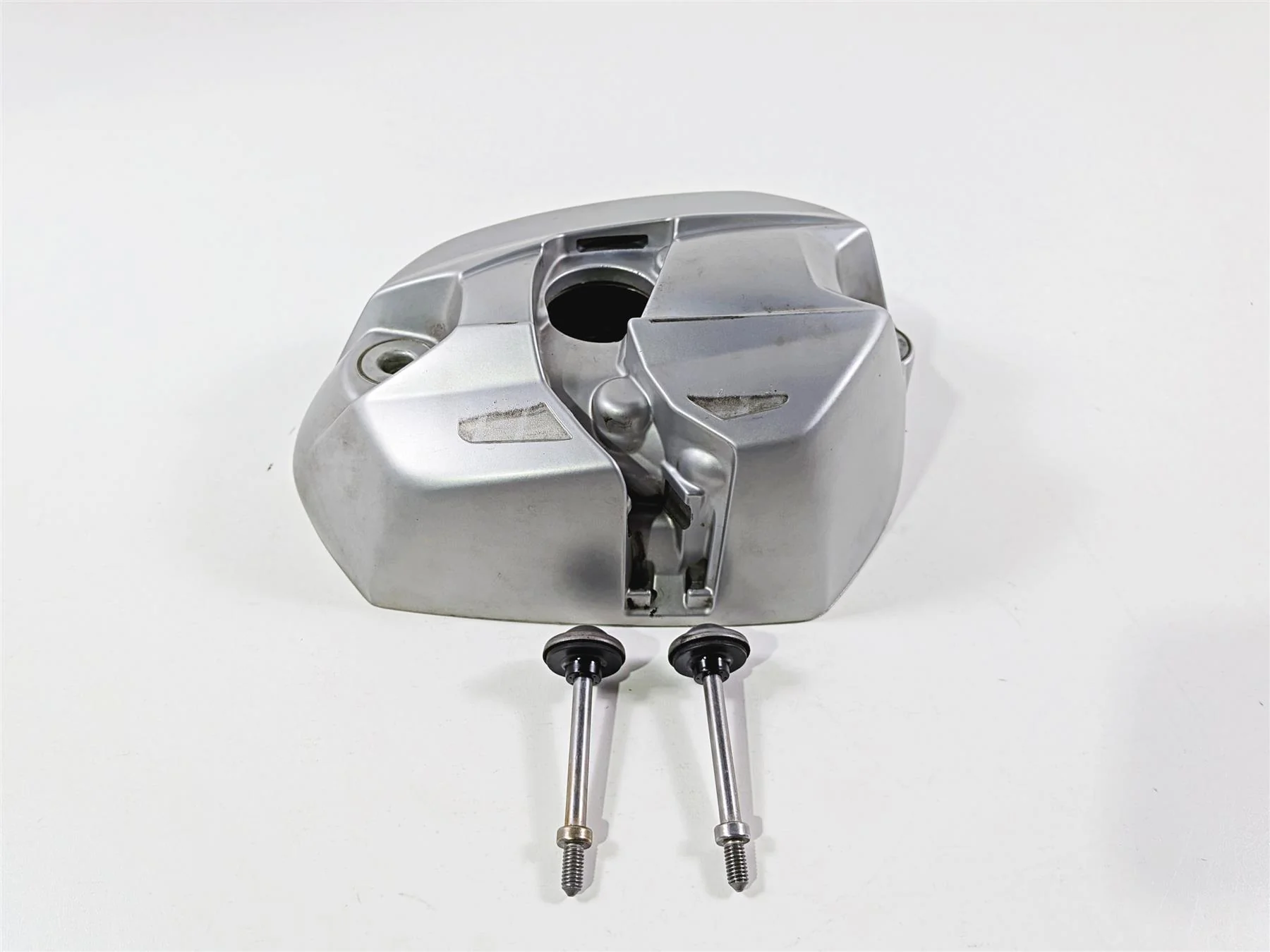 2012 BMW R1200R K27 Left Cylinder Head Valve Cover 7723175 11127723427 - Image 2