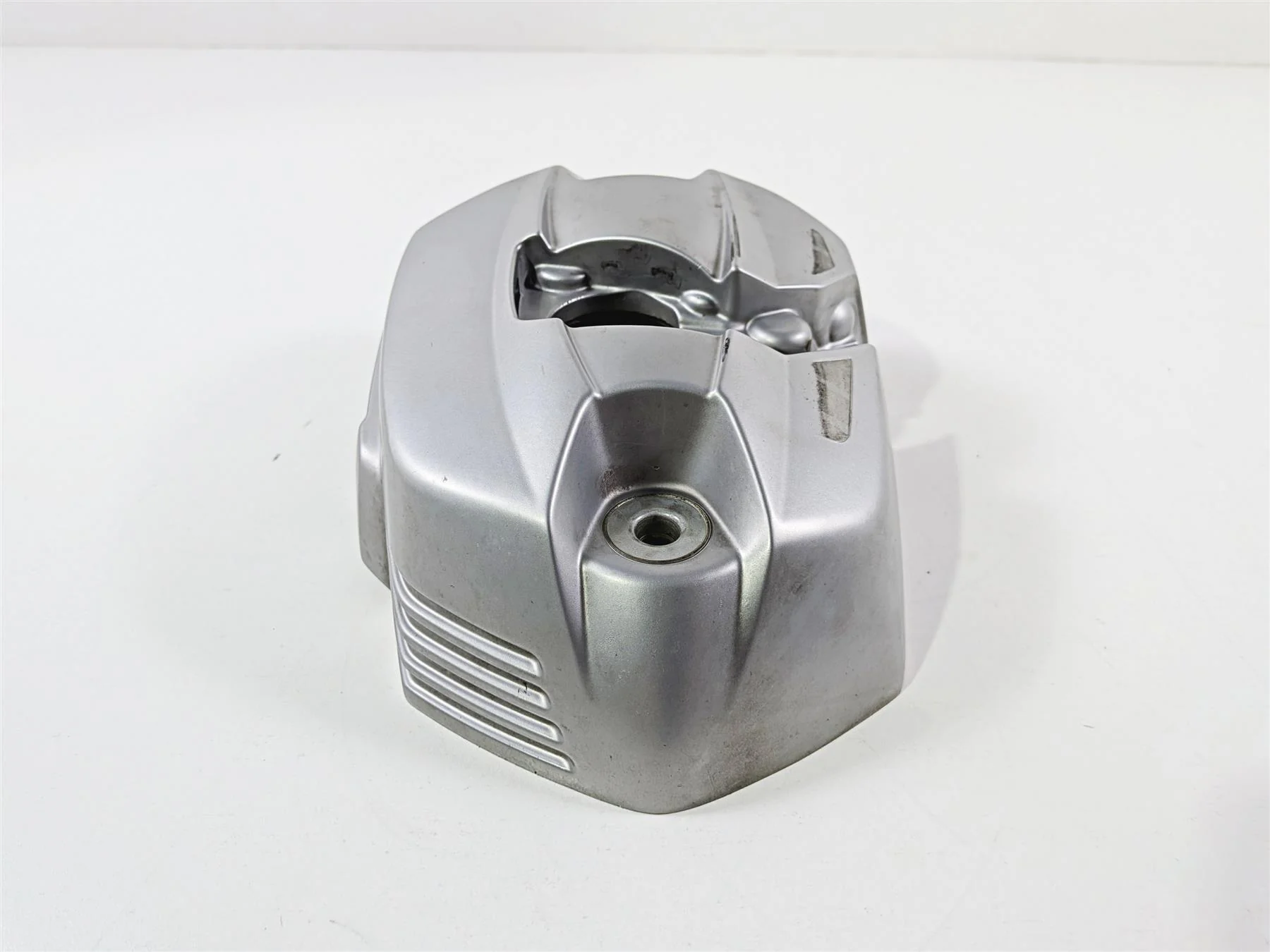 2012 BMW R1200R K27 Left Cylinder Head Valve Cover 7723175 11127723427 - Image 4