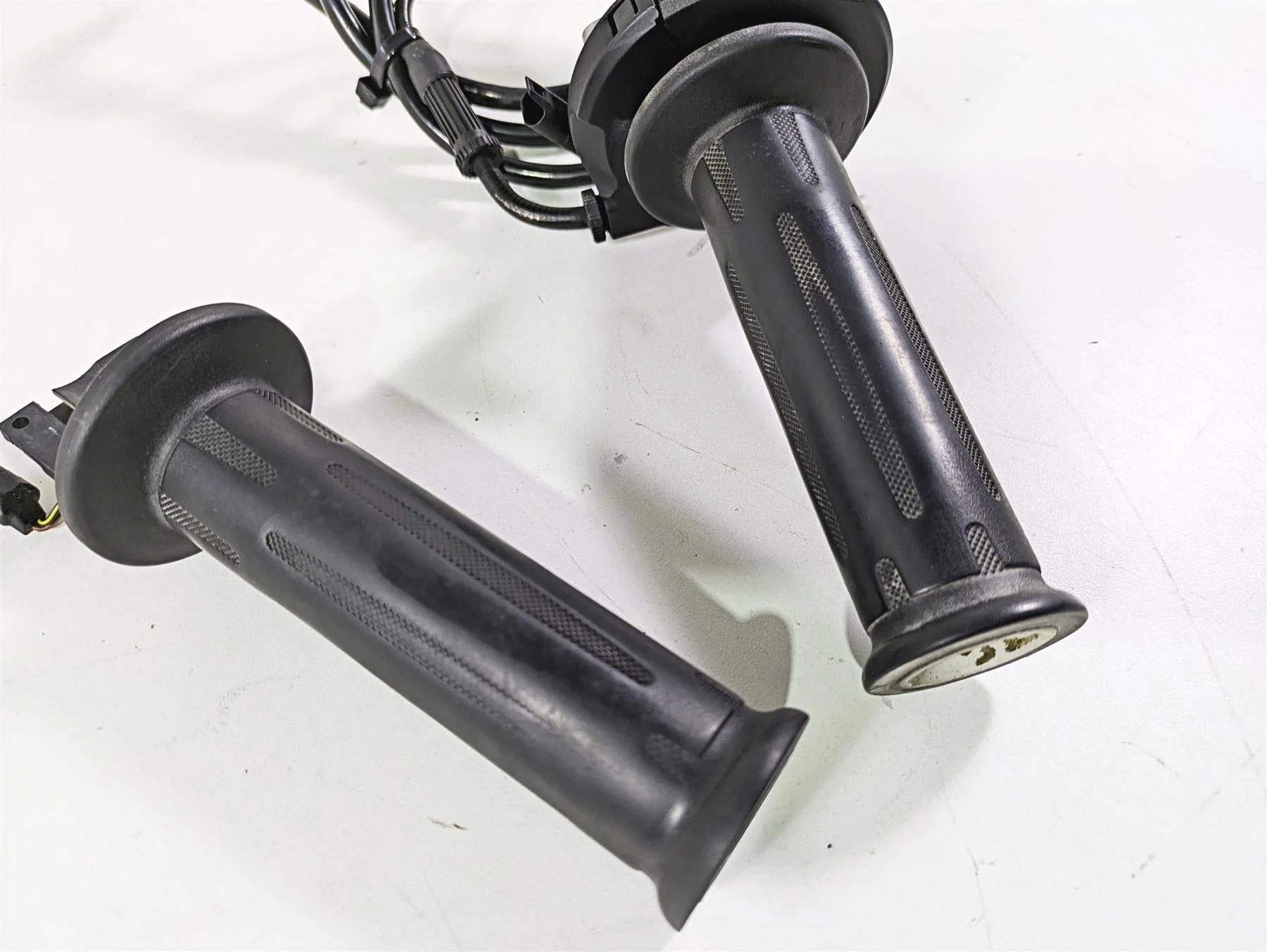 2012 BMW R1200R K27 Left Right Heated Hand Grip Set 61317727067 61317695470 - Image 12