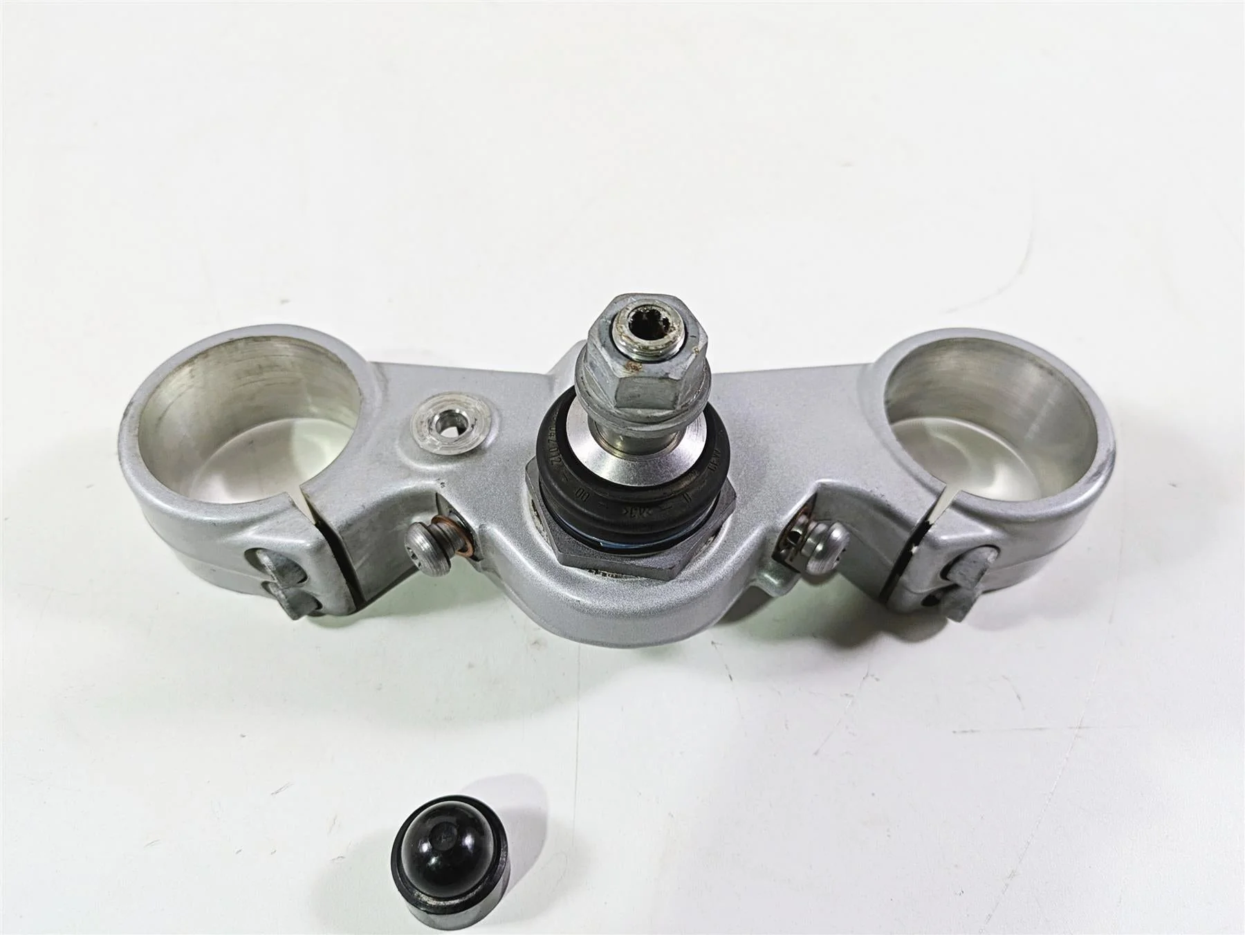 2012 BMW R1200R K27 Lower Triple Tree Steering Clamp X144 31428520146 - Image 12