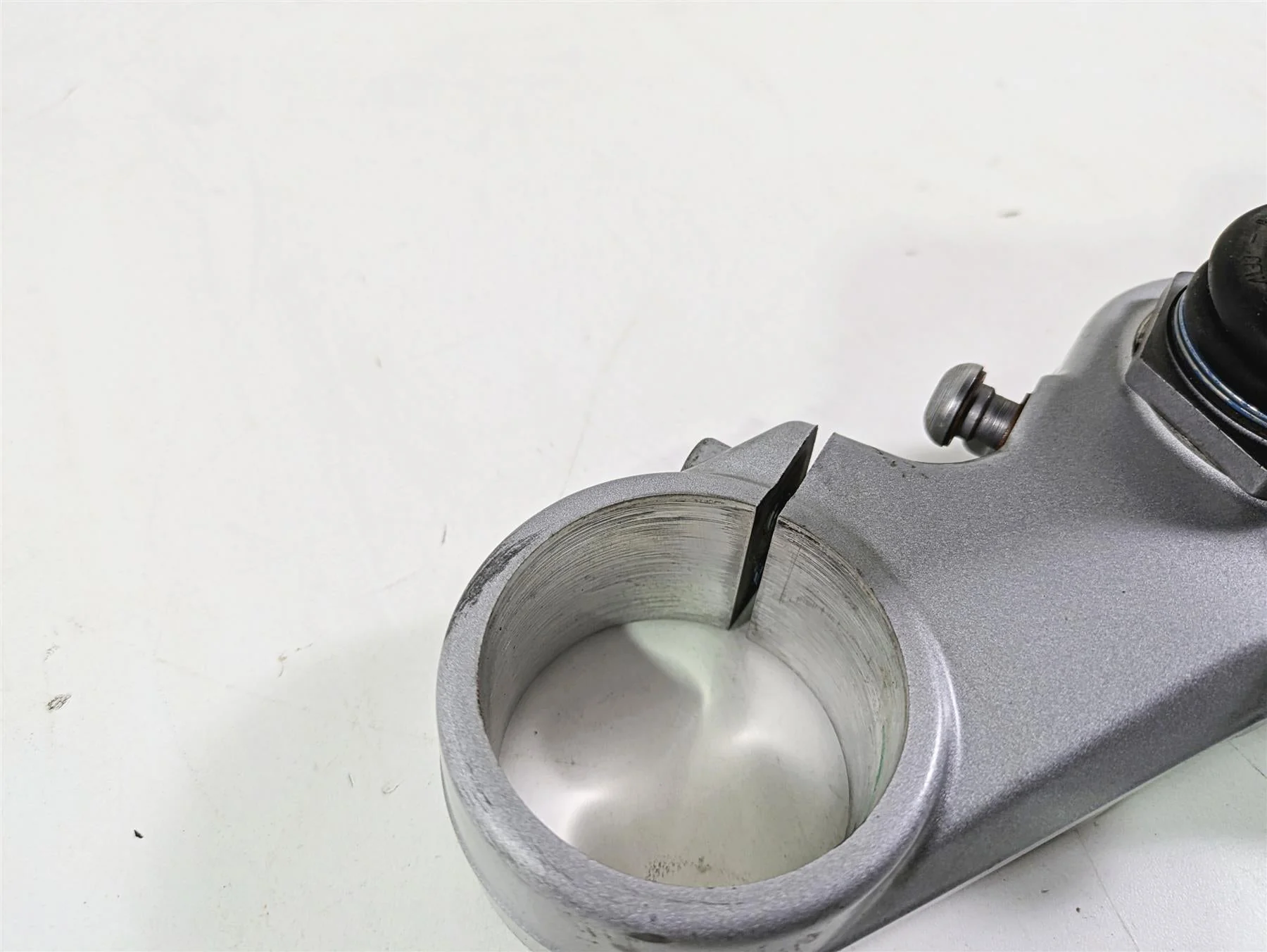 2012 BMW R1200R K27 Lower Triple Tree Steering Clamp X144 31428520146 - Image 6