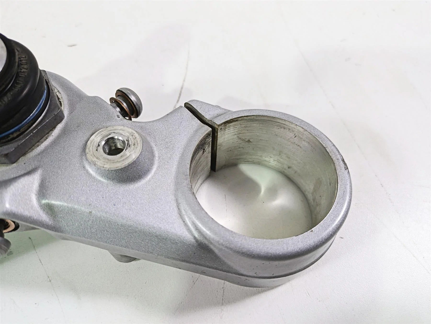 2012 BMW R1200R K27 Lower Triple Tree Steering Clamp X144 31428520146 - Image 7