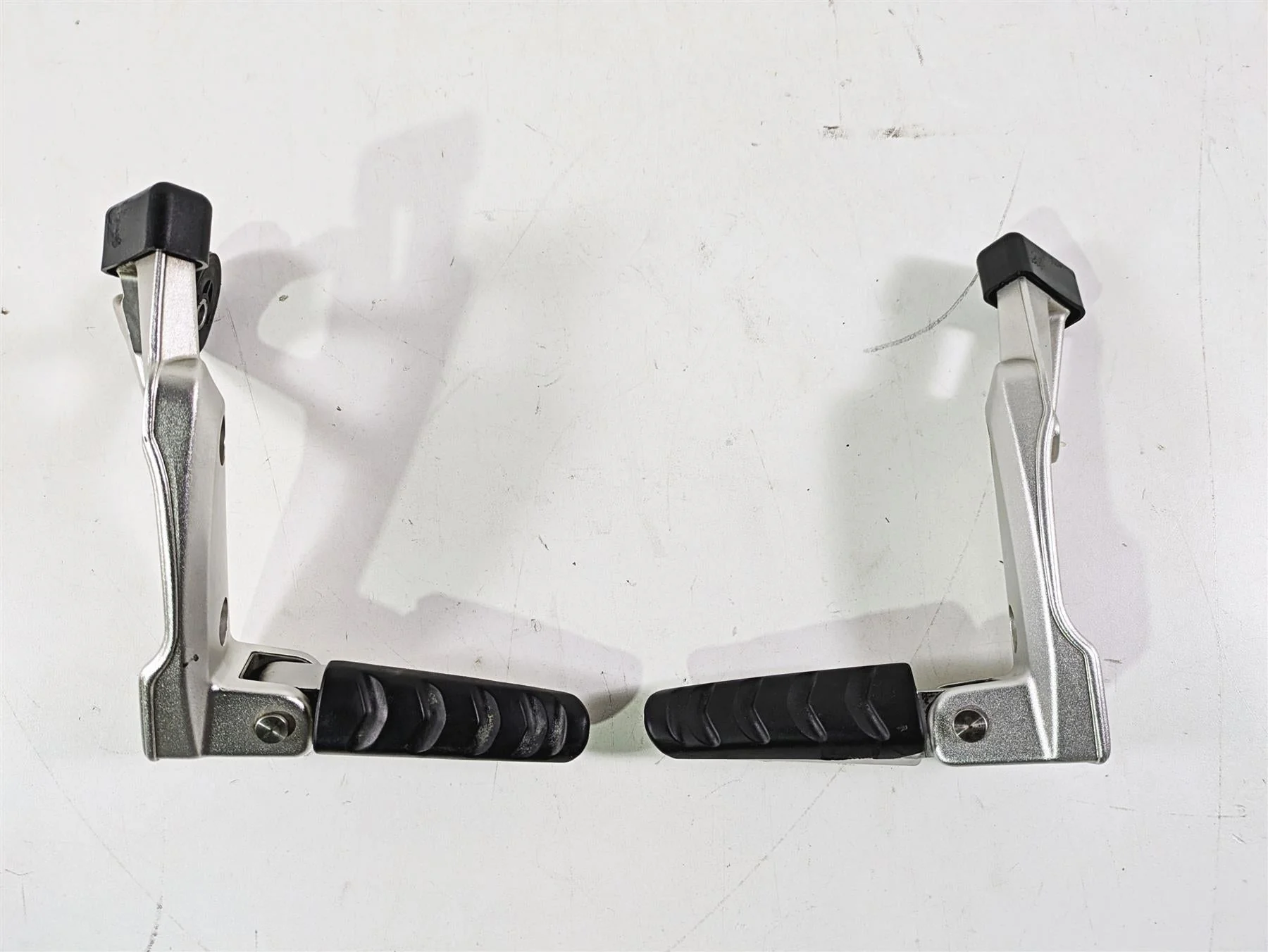 2012 BMW R1200R K27 Rear Passenger Foot Peg Rest Set 46717728893 46717728894 - Image 5