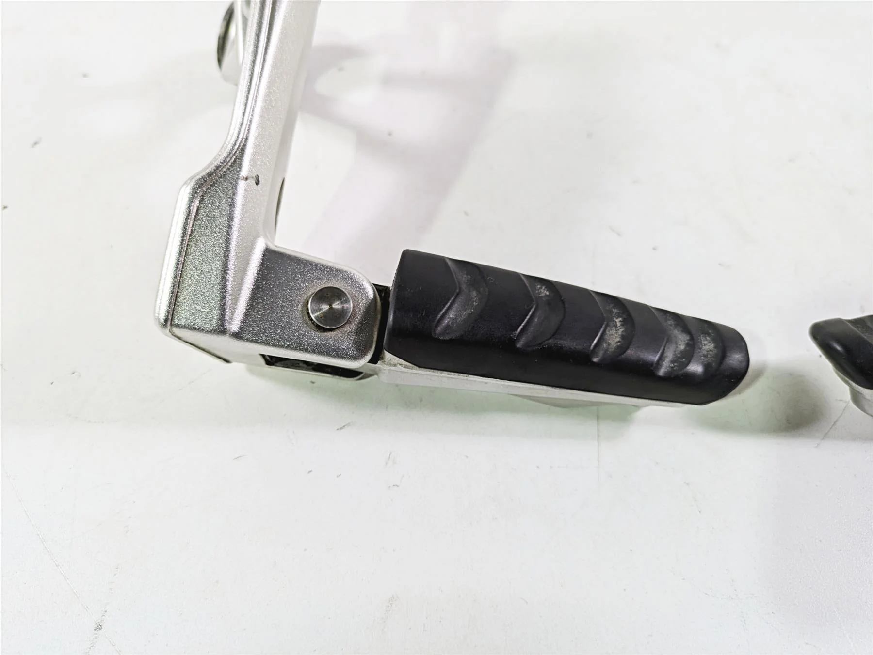 2012 BMW R1200R K27 Rear Passenger Foot Peg Rest Set 46717728893 46717728894 - Image 7