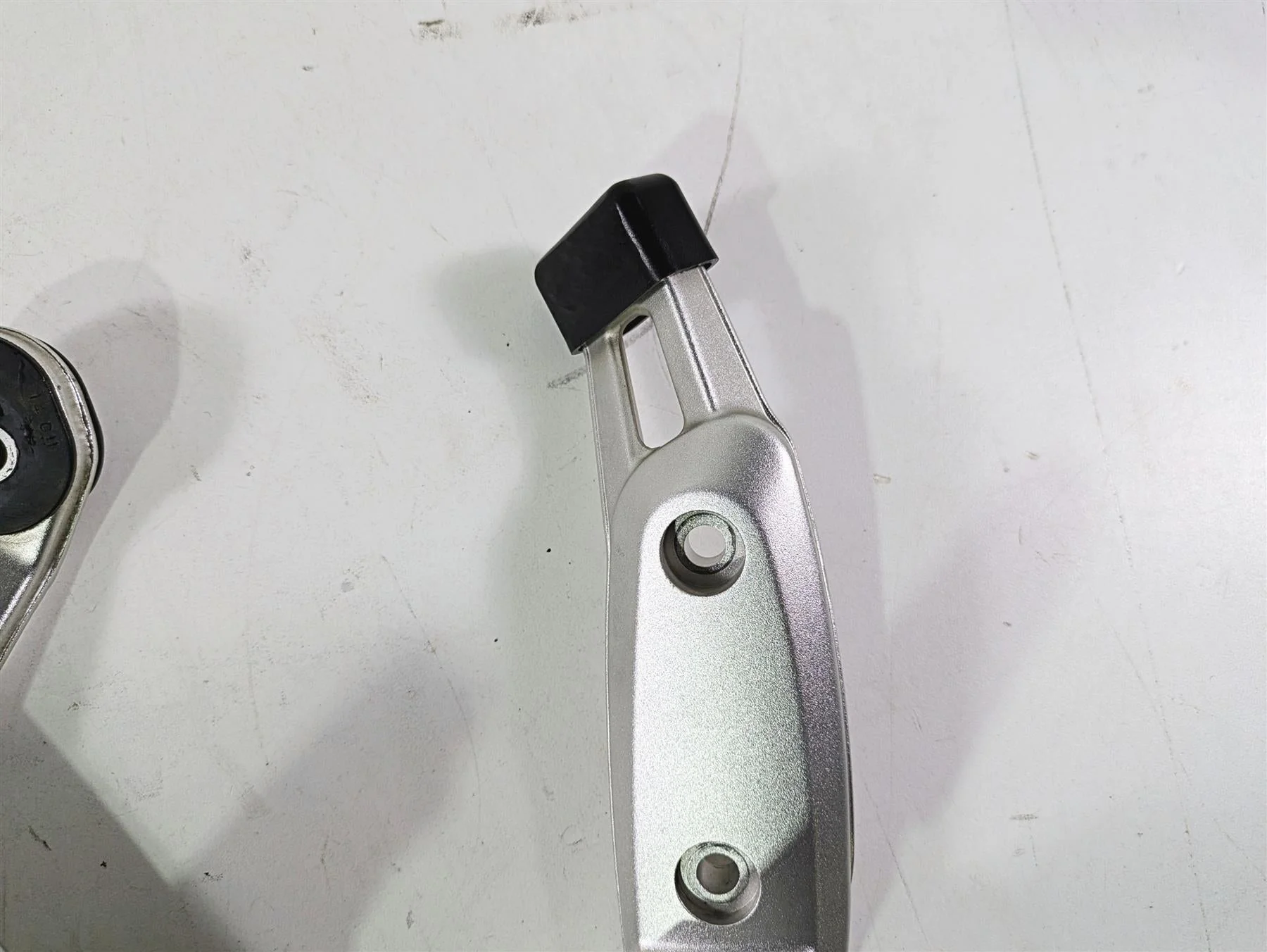 2012 BMW R1200R K27 Rear Passenger Foot Peg Rest Set 46717728893 46717728894 - Image 9