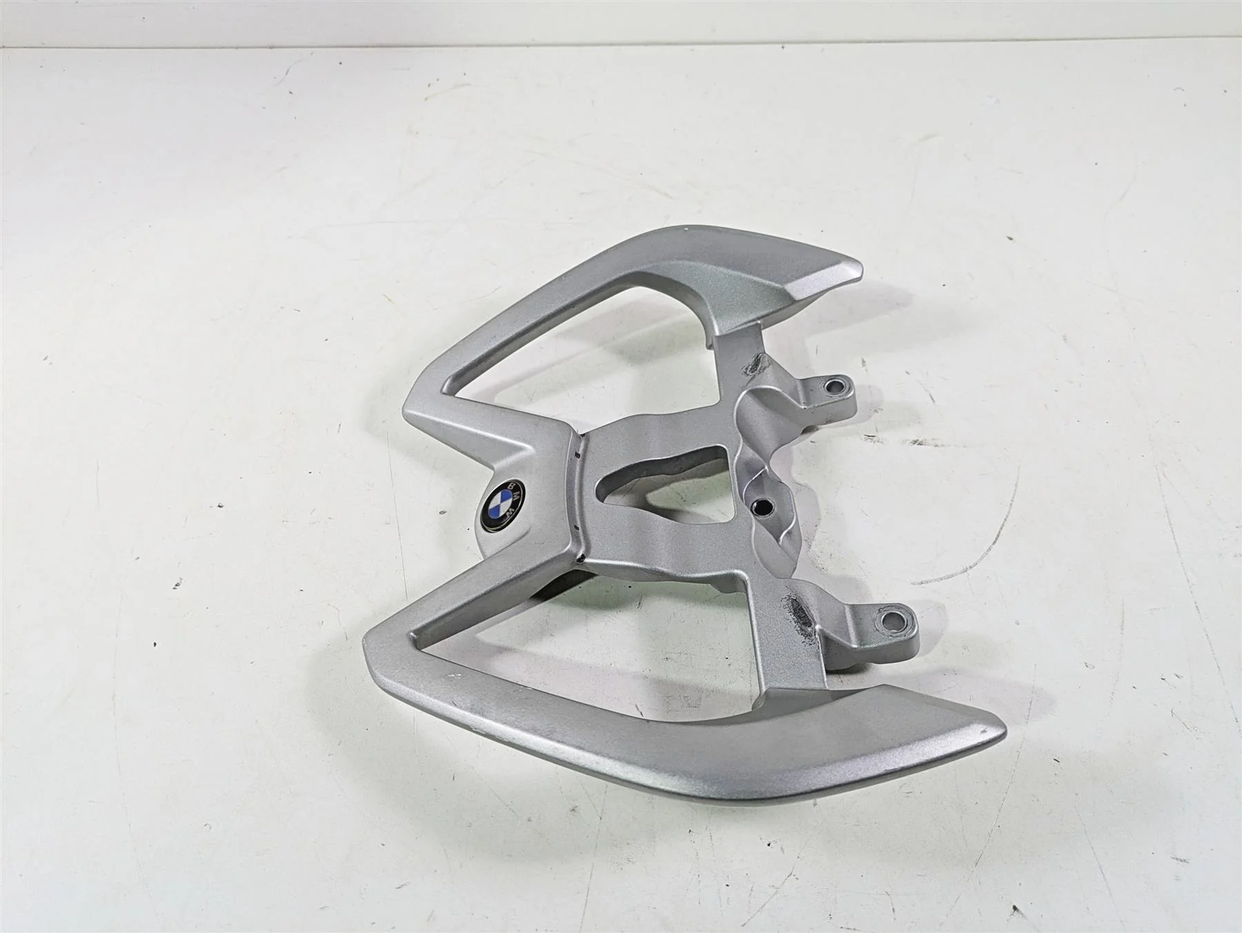 2012 BMW R1200R K27 Rear Passenger Pillion Grab Handle Bar 46547712939 - Image 4