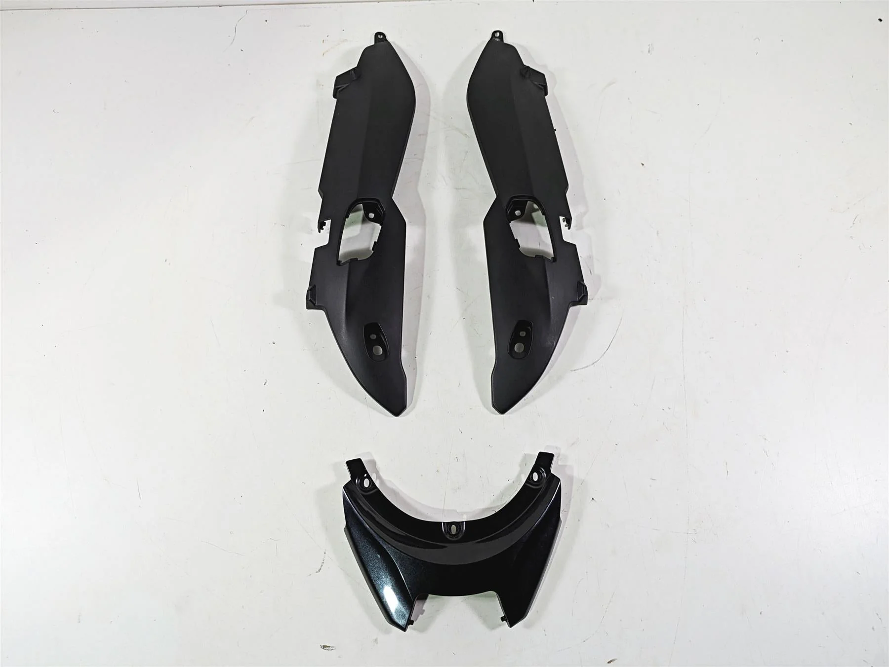 2012 BMW R1200R K27 Rear Tail Side Cover Fairing Set 46547727090 46637701554 - Image 4