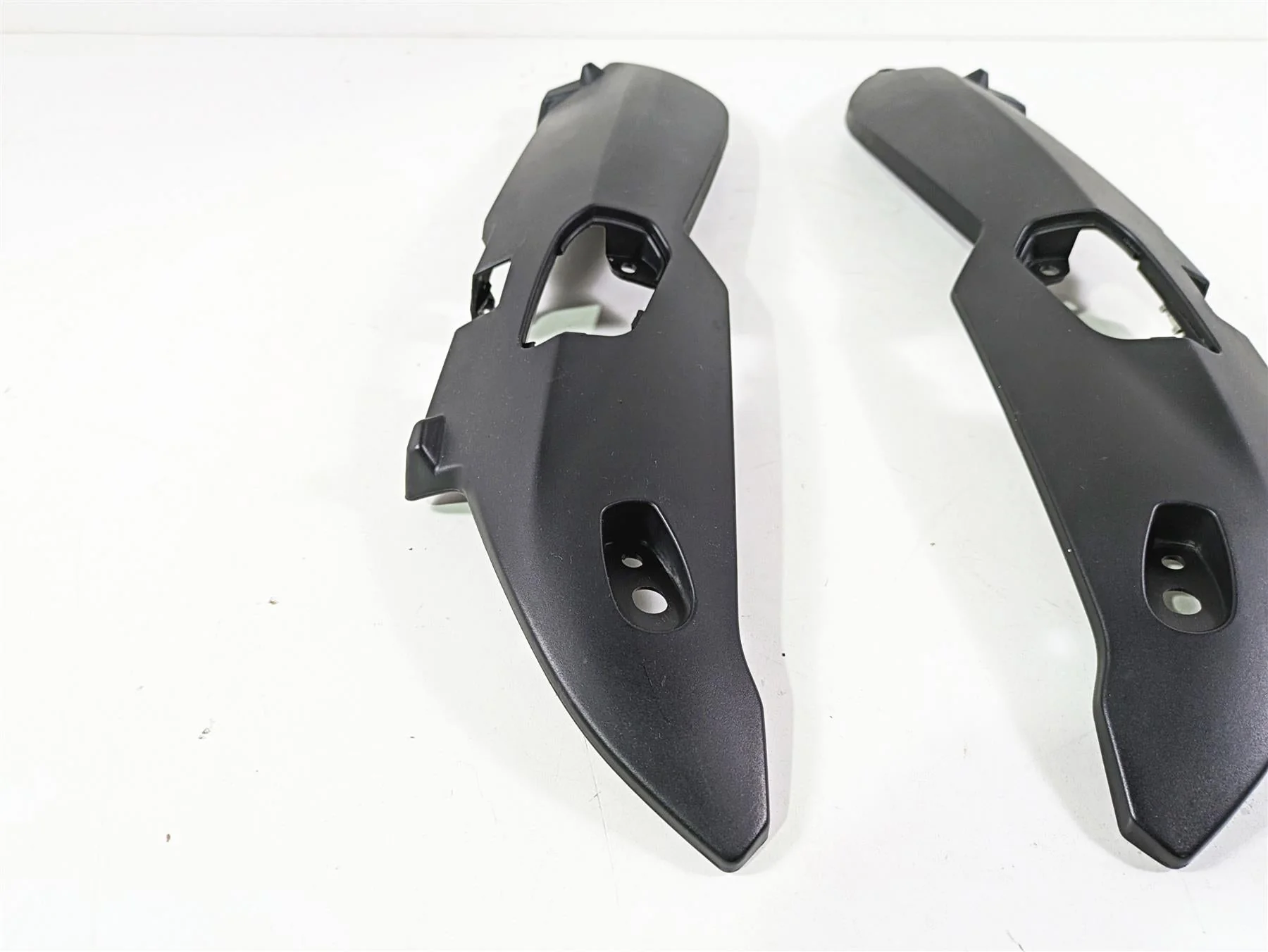 2012 BMW R1200R K27 Rear Tail Side Cover Fairing Set 46547727090 46637701554 - Image 7