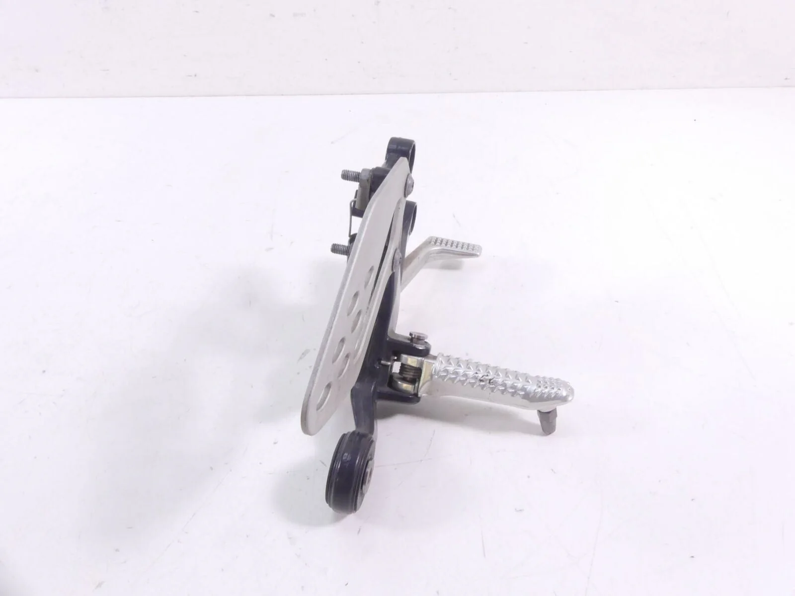 2012 BMW S1000RR K46 Right Footpeg Foot Peg Set & Brake Pedal Lever 46717708574 - Image 2