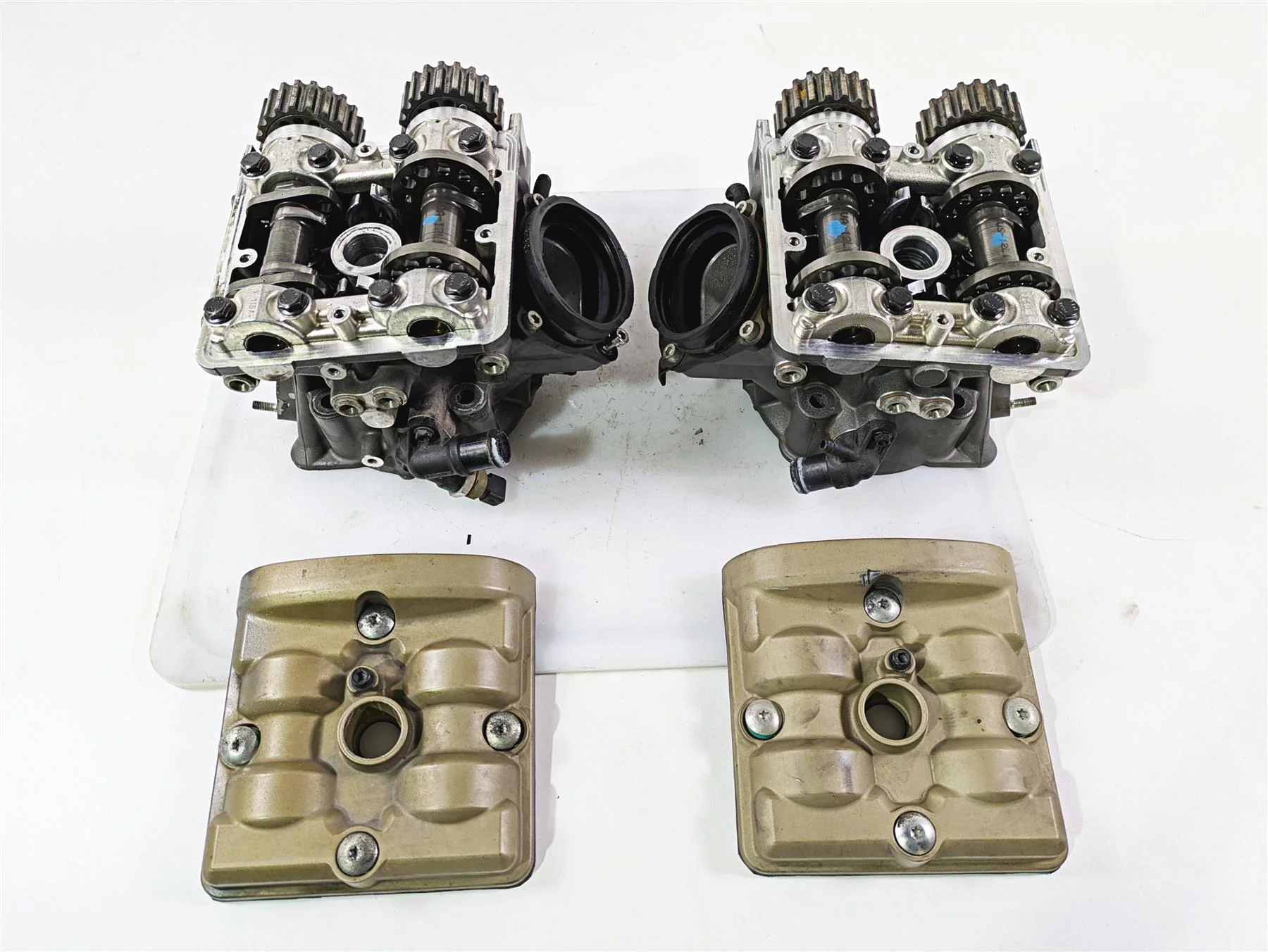 2012 Ducati Streetfighter 848 Cylinderhead Cylinder Heads 30123301AB 30122782AB