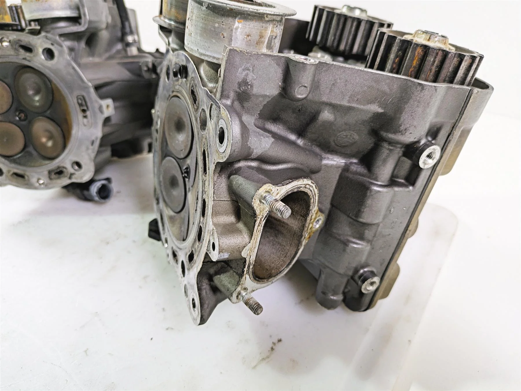 2012 Ducati Streetfighter 848 Cylinderhead Cylinder Heads 30123301AB 30122782AB - Image 12